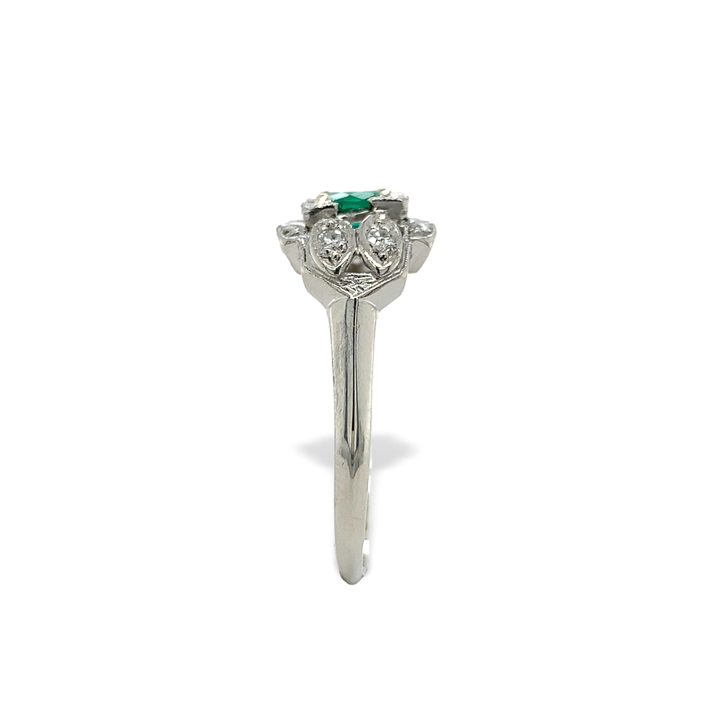 Platinum .44ct Emerald & Diamond Ring size 8.25 en Excelente estado para la venta en Big Bend, WI