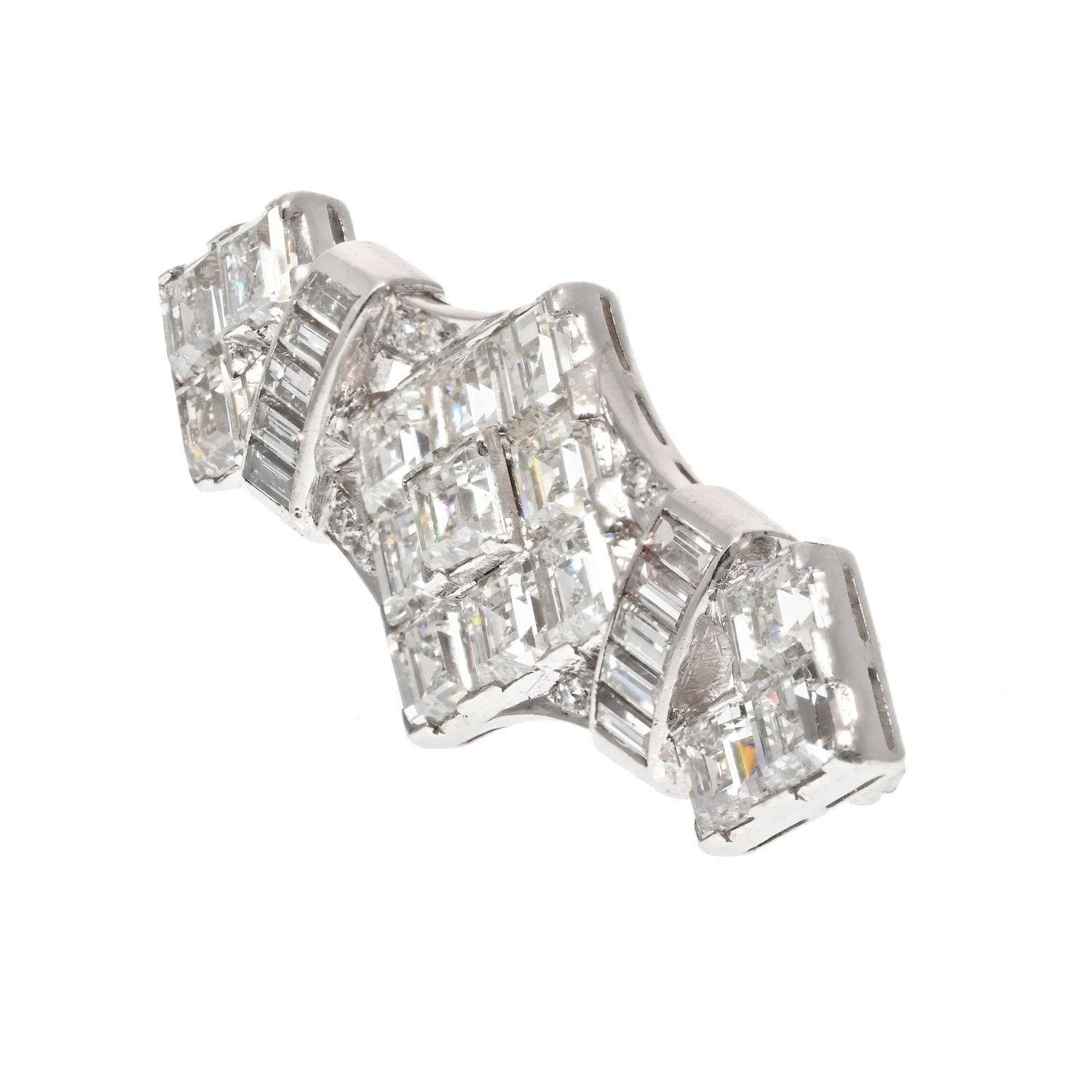Modern Platinum 4.50 Carats Carre Baguette And Round Cut Diamond Brooch For Sale