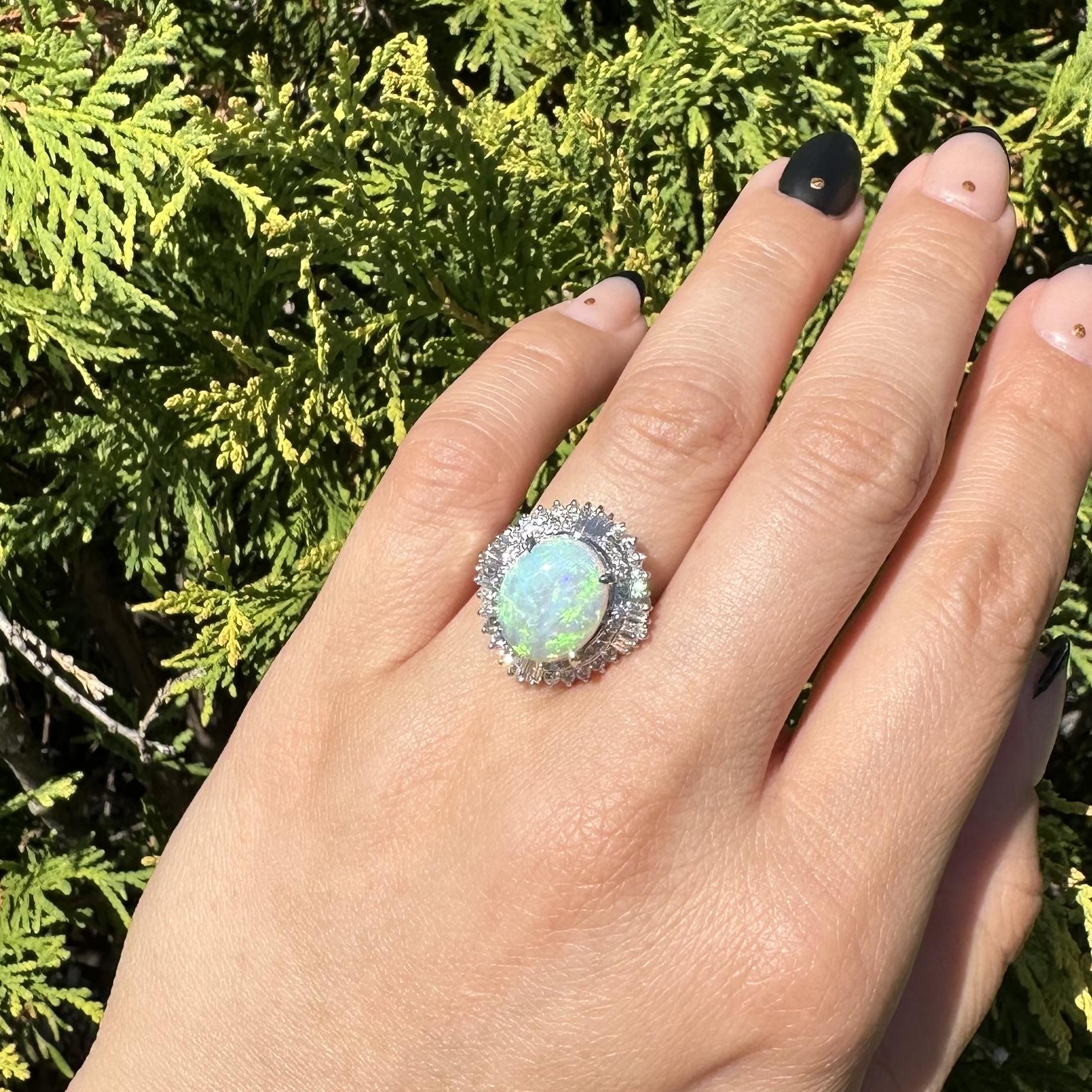 Platin 4,64ctw große ovale Cabochon bunte Opal w / Diamant Ballerina Ring im Angebot 1