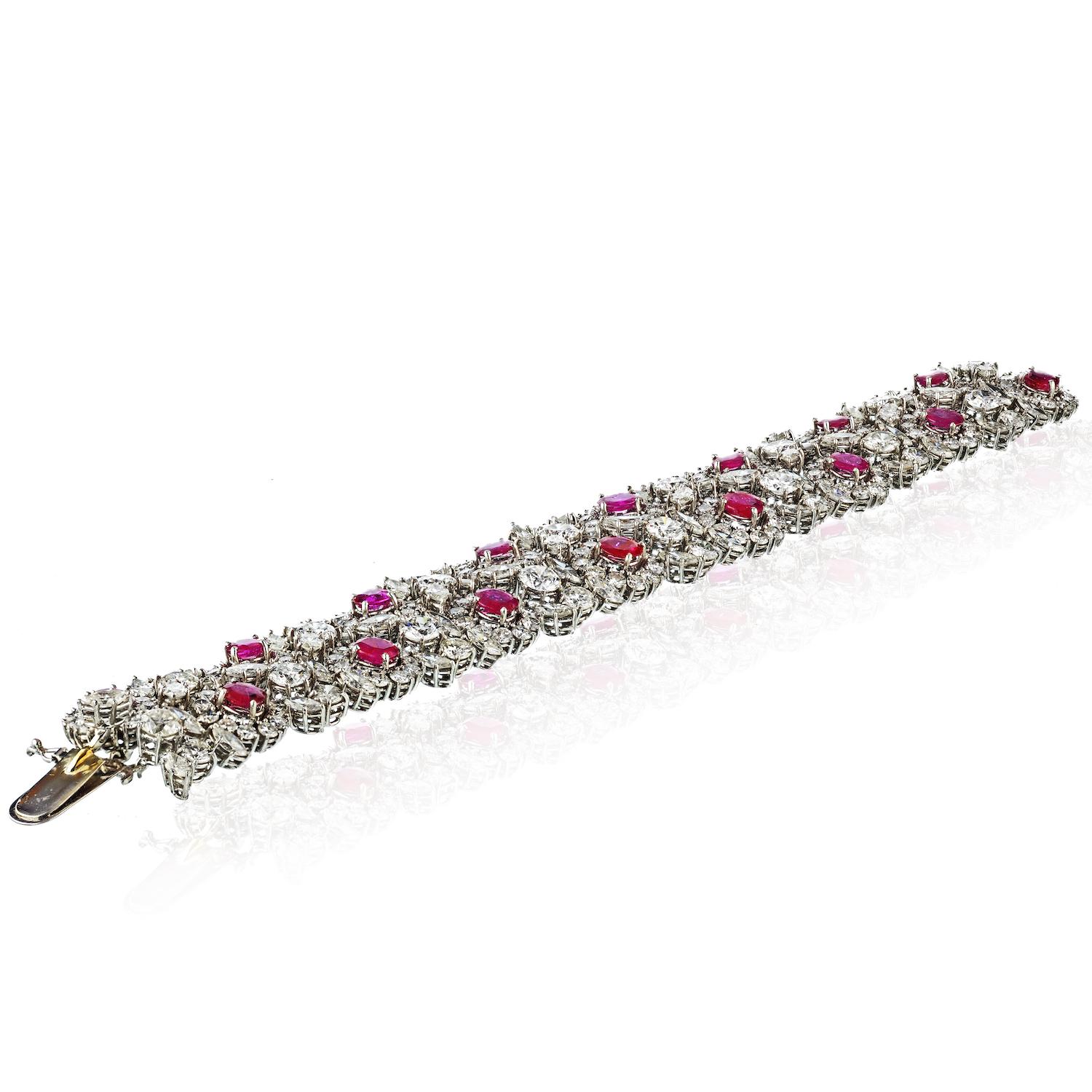 Platin 47 Karat Diamant- und Rubin-Edelsteinarmband mit Blumenmotiv aus Platin (Rundschliff)