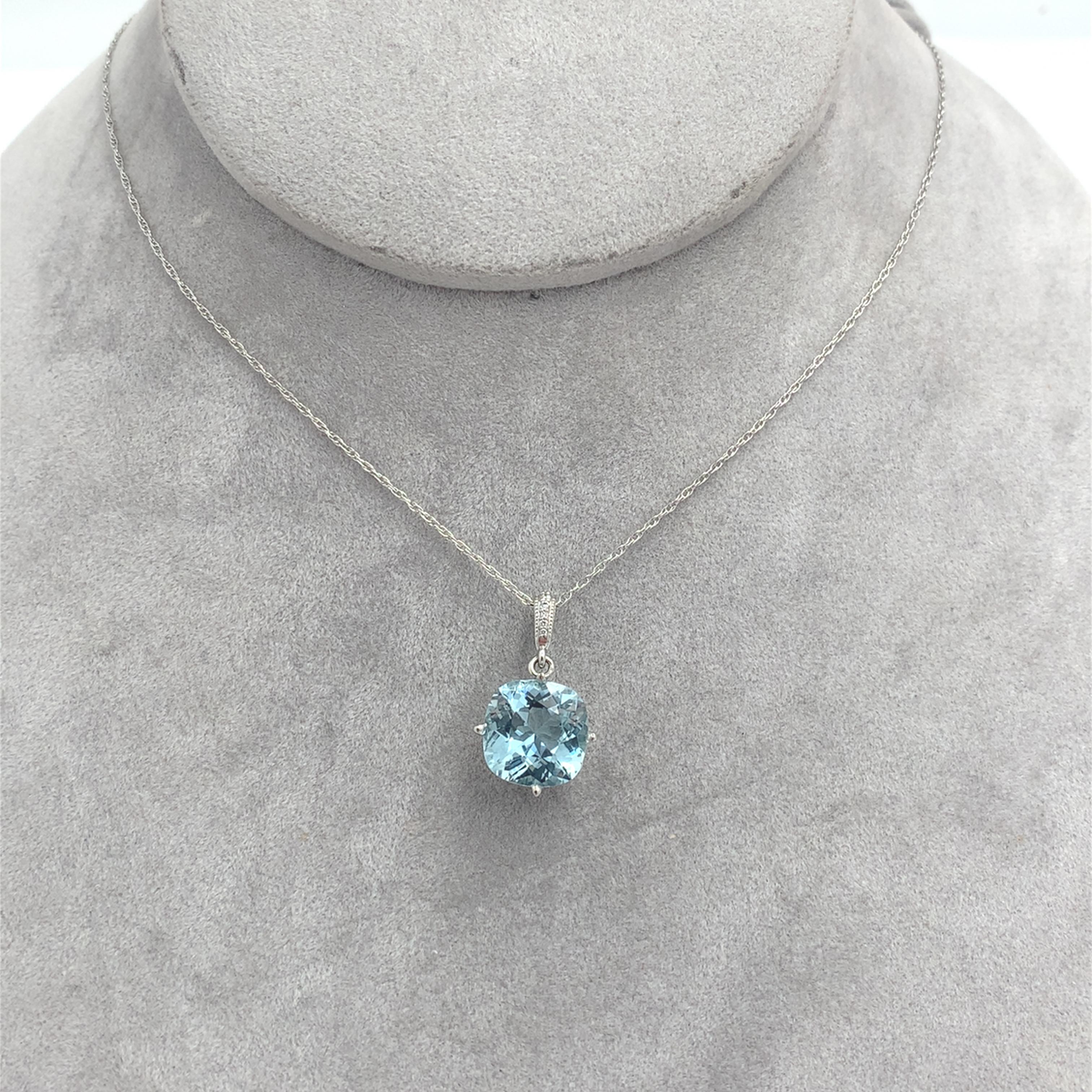 Women's or Men's Platinum 4.75 carat Aquamarine and Diamond Pendant with 18