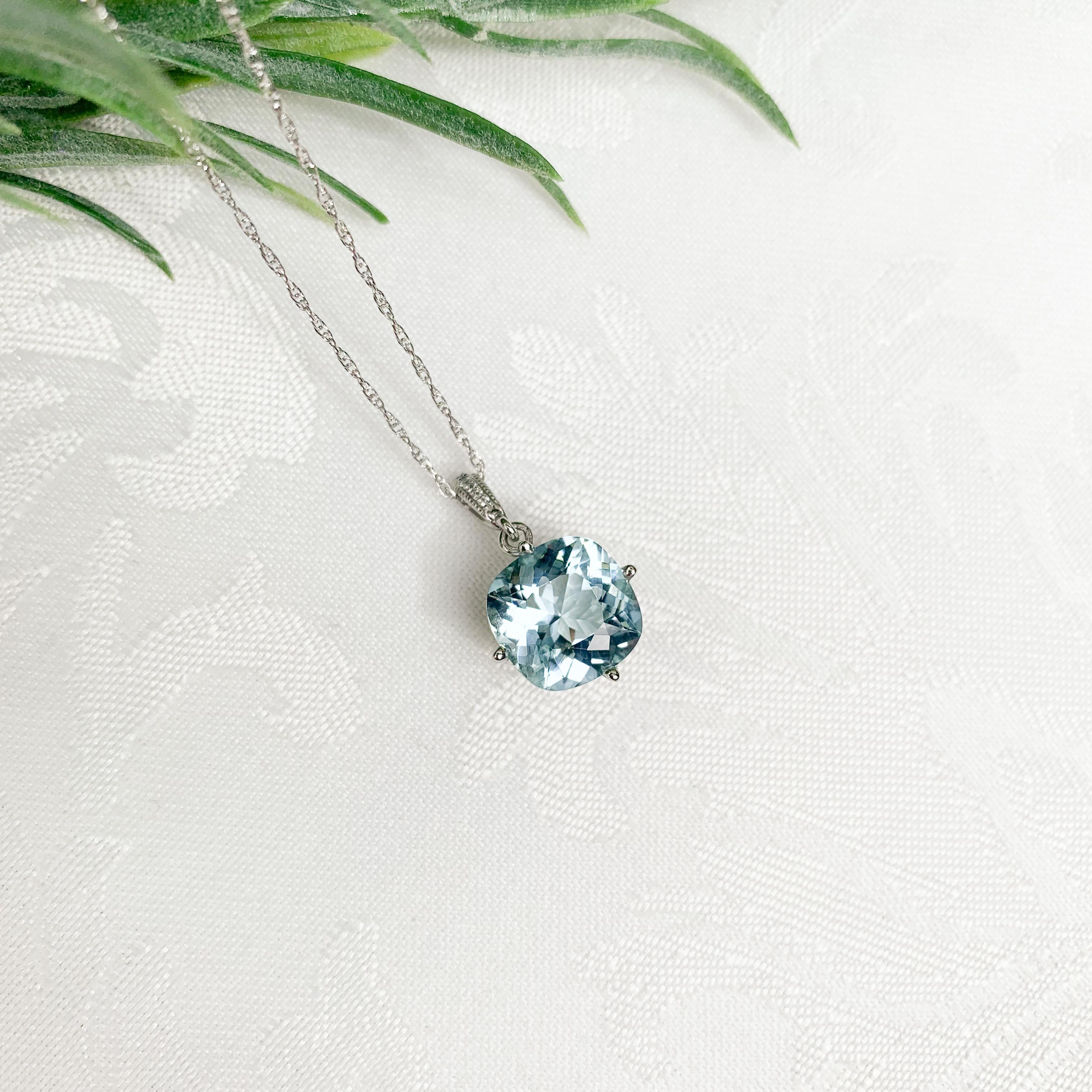 Platinum 4.75 carat Aquamarine and Diamond Pendant with 18
