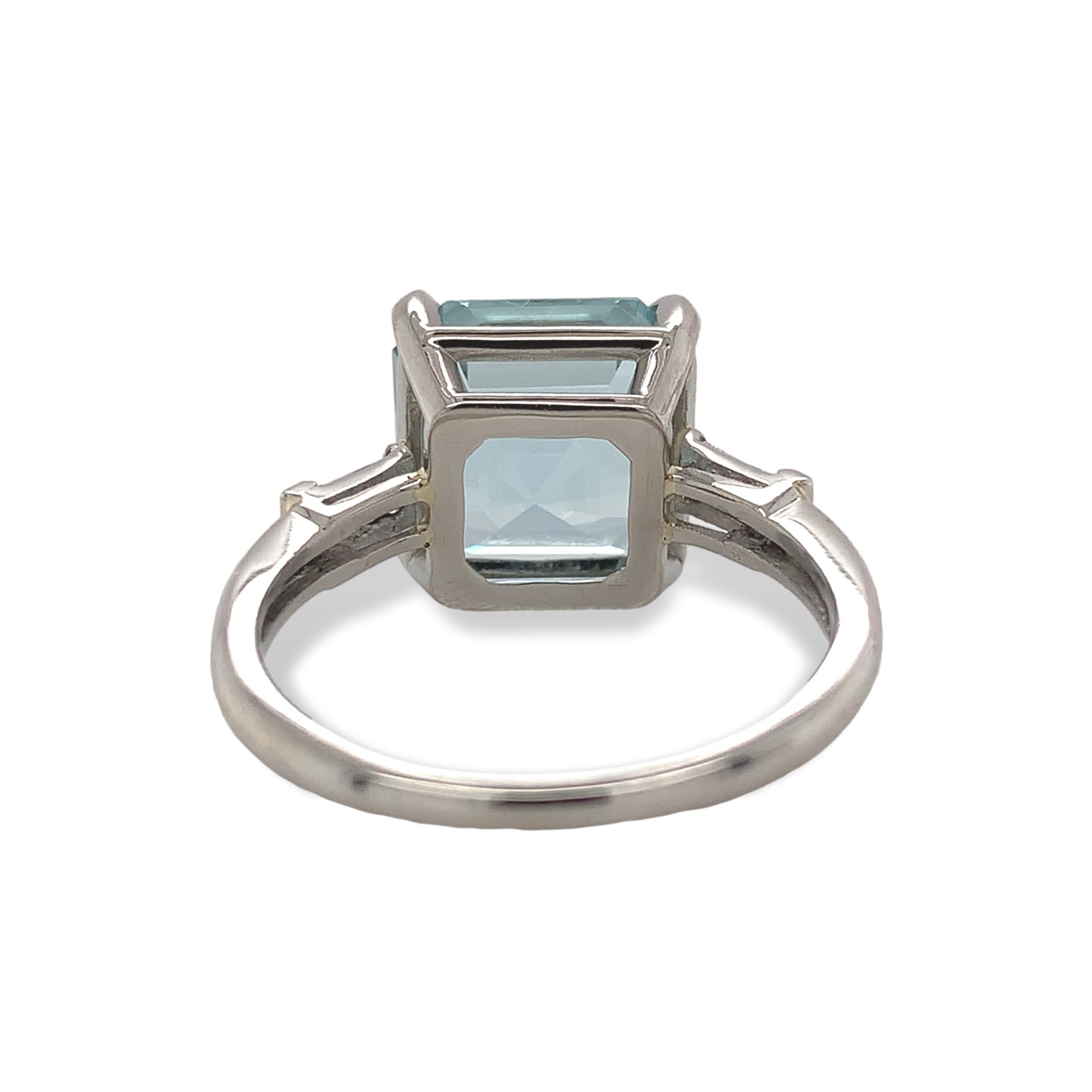 Platinum 4.80 carat Asscher Cut Aquamarine and Diamond Ring size 6.5 For Sale 1
