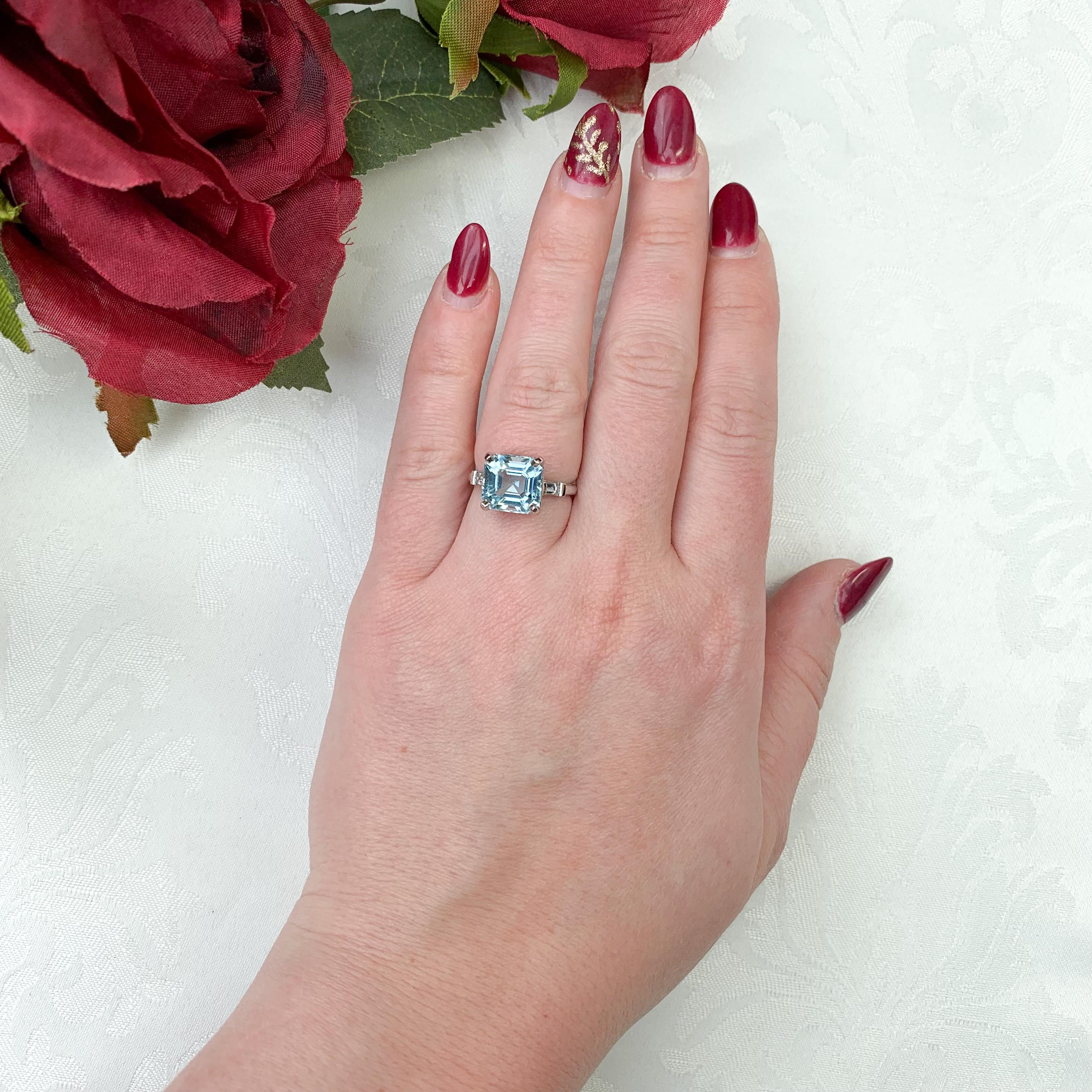Platinum 4.80 carat Asscher Cut Aquamarine and Diamond Ring size 6.5 For Sale 2