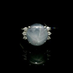 Platin 4,85ctw Cabochon Vivid Star Sapphire & Diamant Seiten Ring