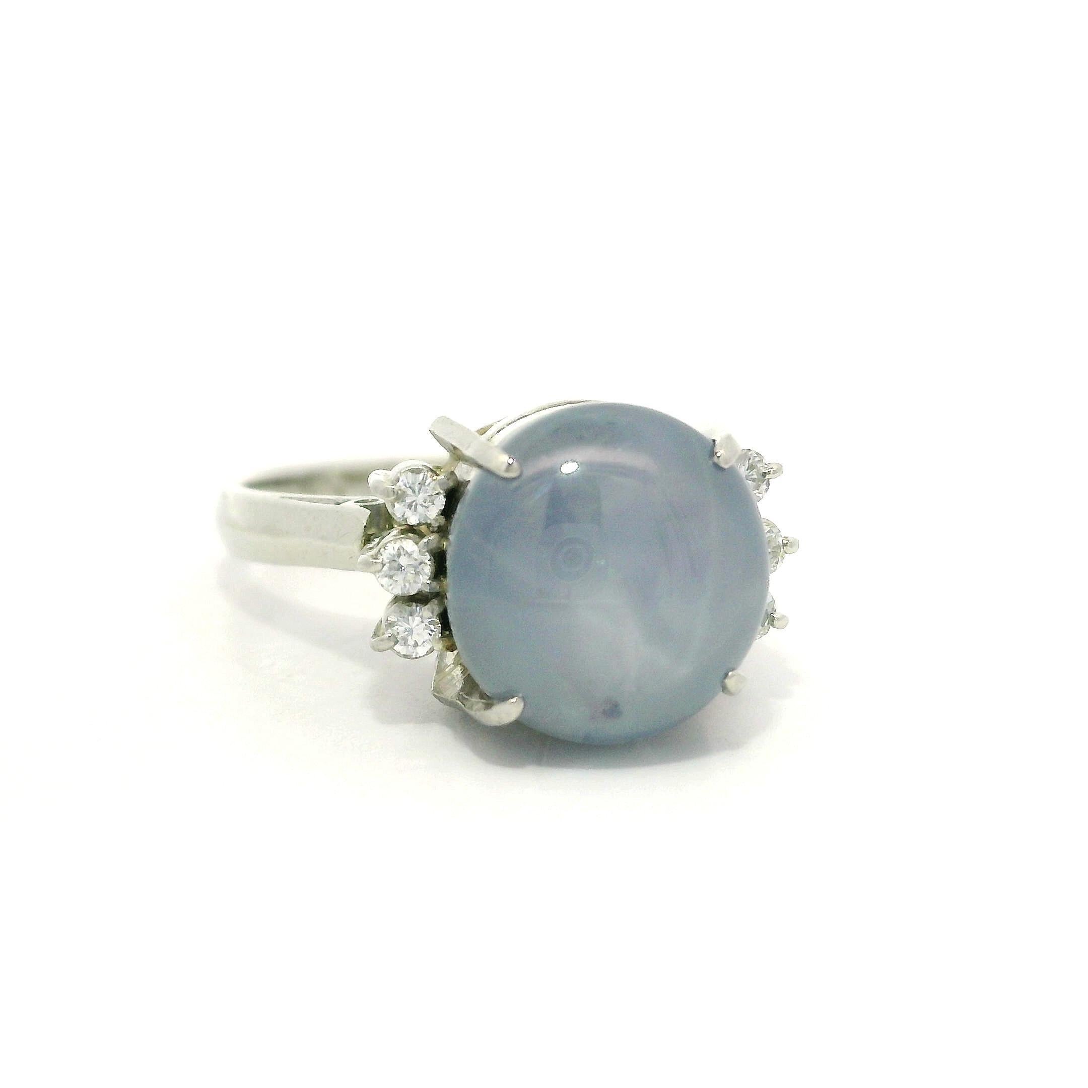 Platin 4,85ctw Cabochon Vivid Star Sapphire & Diamant Seiten Ring im Angebot 1