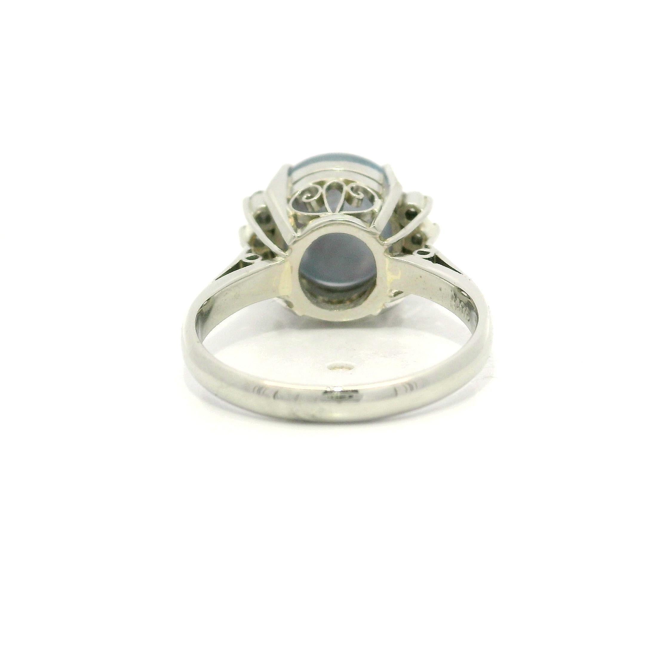 Platin 4,85ctw Cabochon Vivid Star Sapphire & Diamant Seiten Ring im Angebot 3