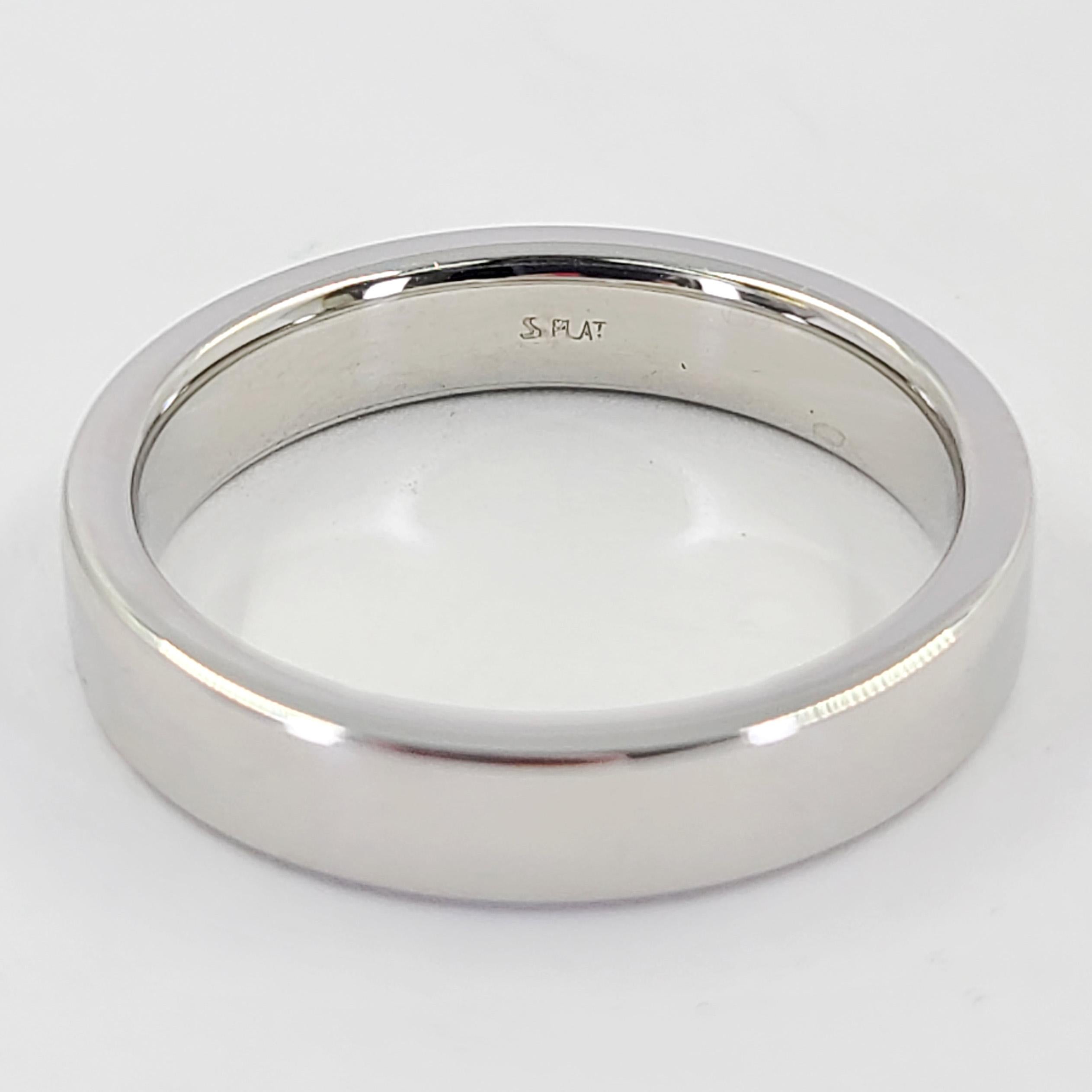 Platinum Flat Band In Good Condition For Sale In Coral Gables, FL