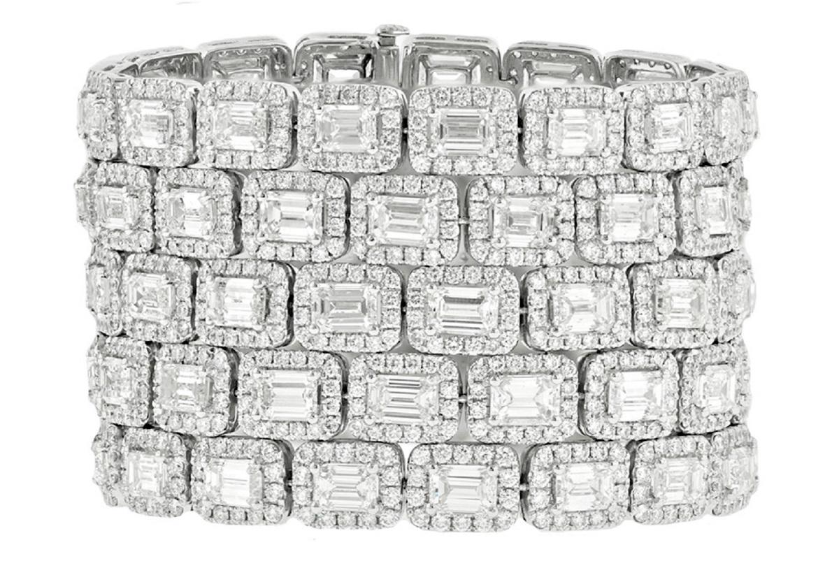 Platinum 5-Row Diamond Emerald Cut Diamond Bracelet In New Condition For Sale In New York, NY