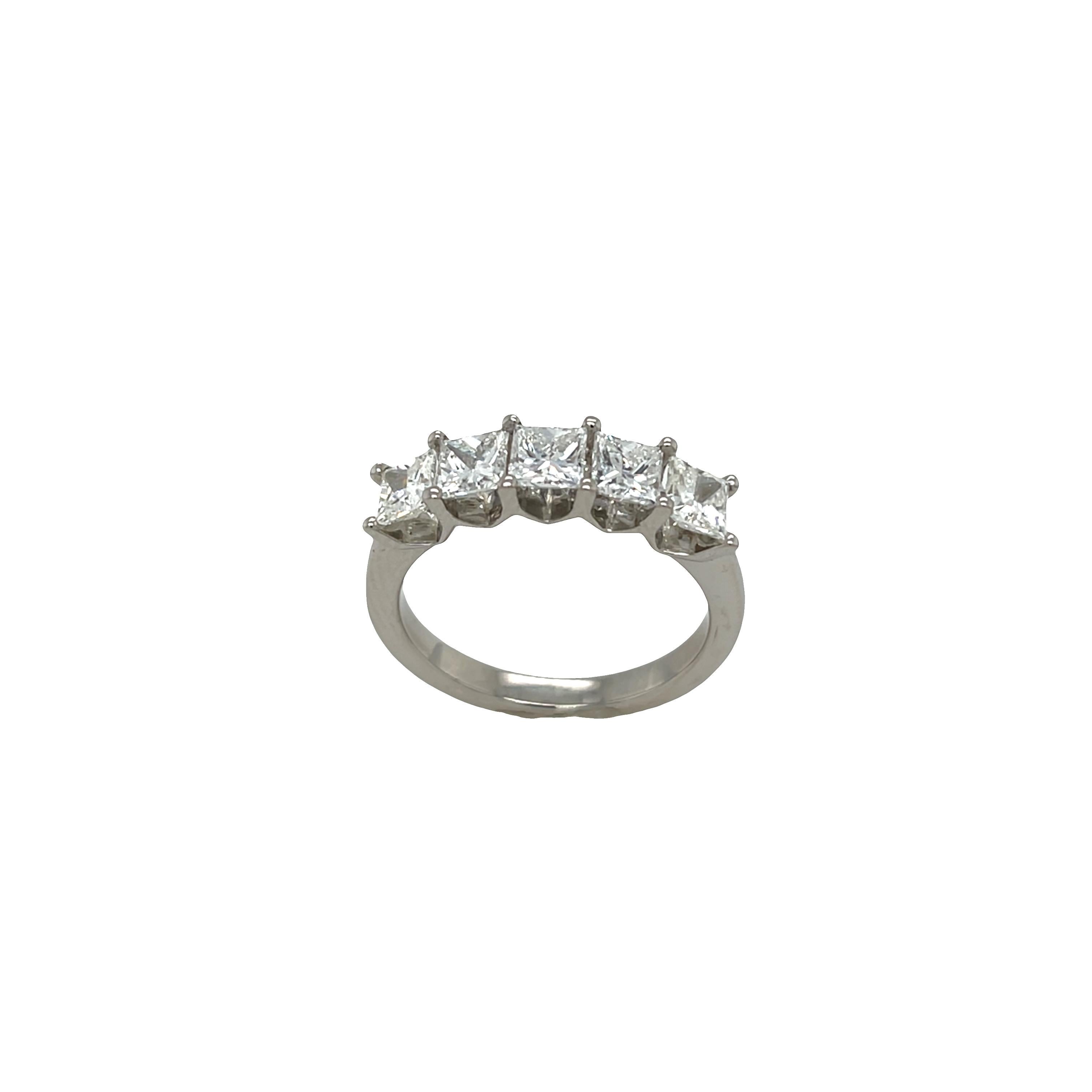 Platinum 5-Stone Diamond Ring, Set With 1.45ct Natural Diamonds In condizioni Nuovo in vendita a London, GB