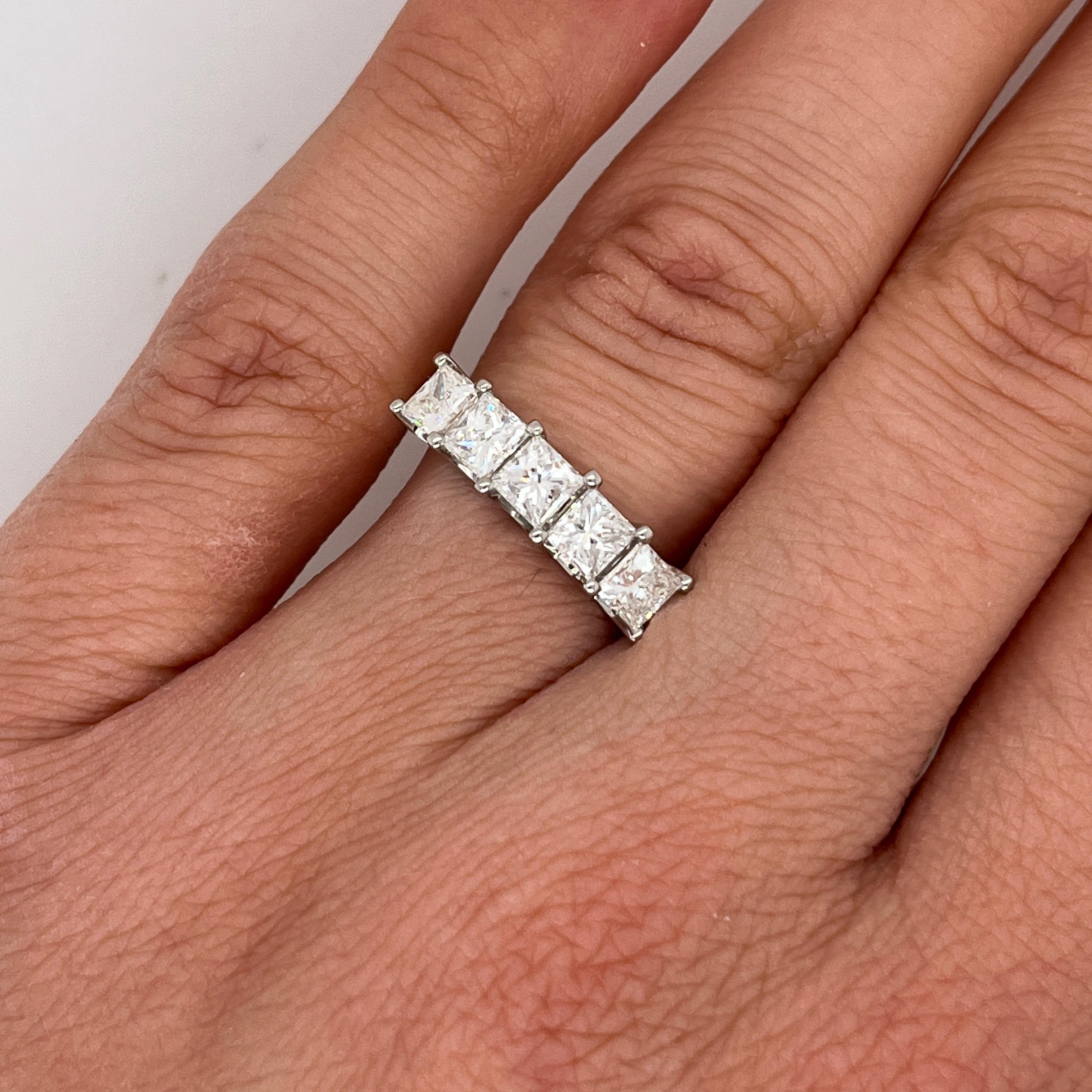 Platinum 5-Stone Diamond Ring, Set With 1.45ct Natural Diamonds in vendita 1