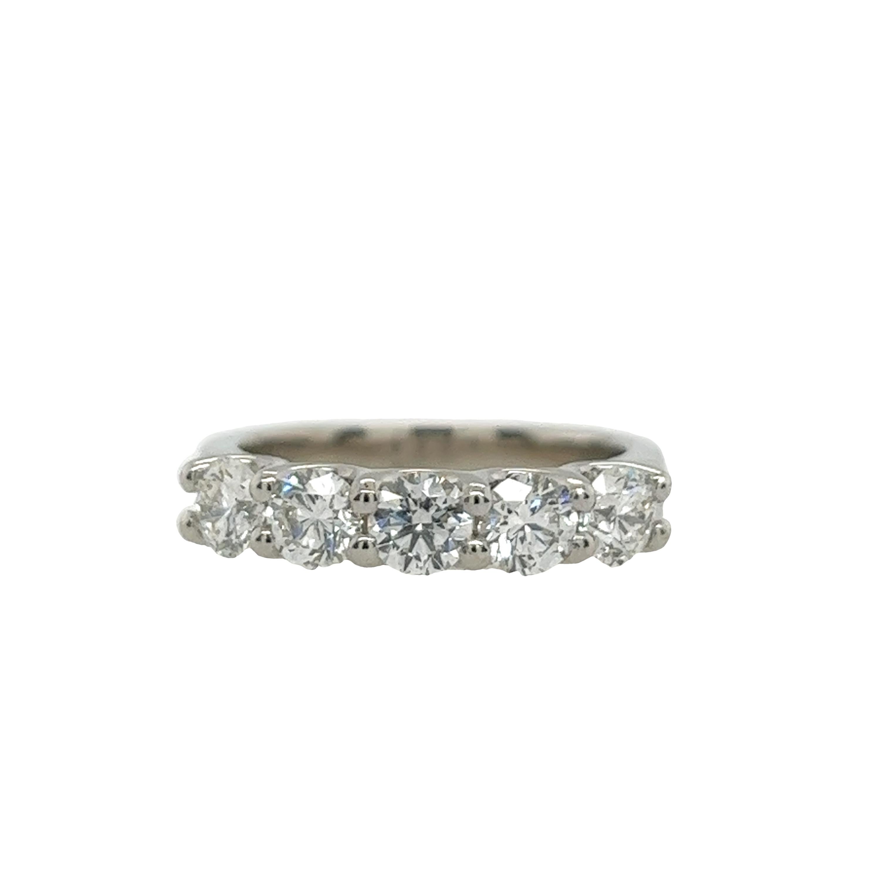 Platin 5-Stein-Diamantring, gefasst mit 1,50 Karat GIA runden Diamanten im Brillantschliff 1