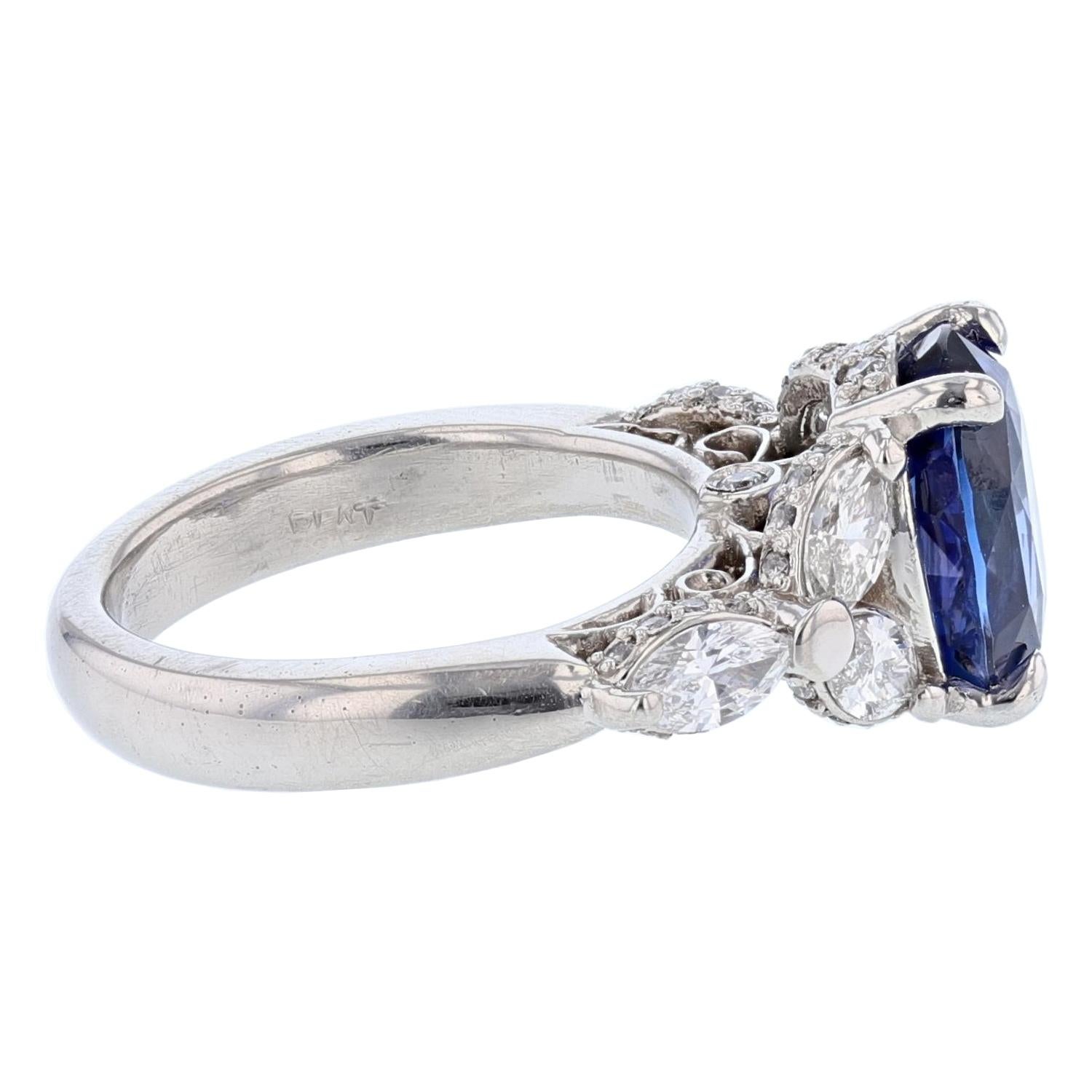 Platinum 5.01 Carat Certified Oval Cut Sri Lankan Blue Sapphire and Diamond Ring In New Condition For Sale In Houston, TX