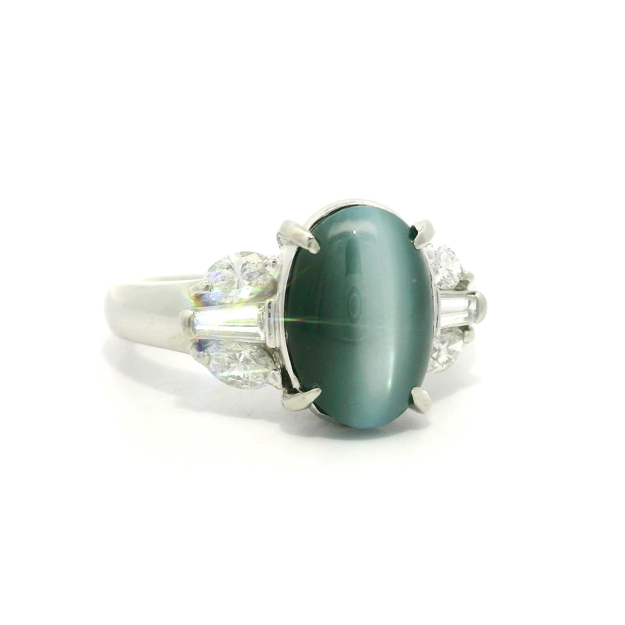 Anillo de cóctel con diamantes de ojo de gato verde grisáceo ovalados únicos de 5,1 ctw en platino en venta 6