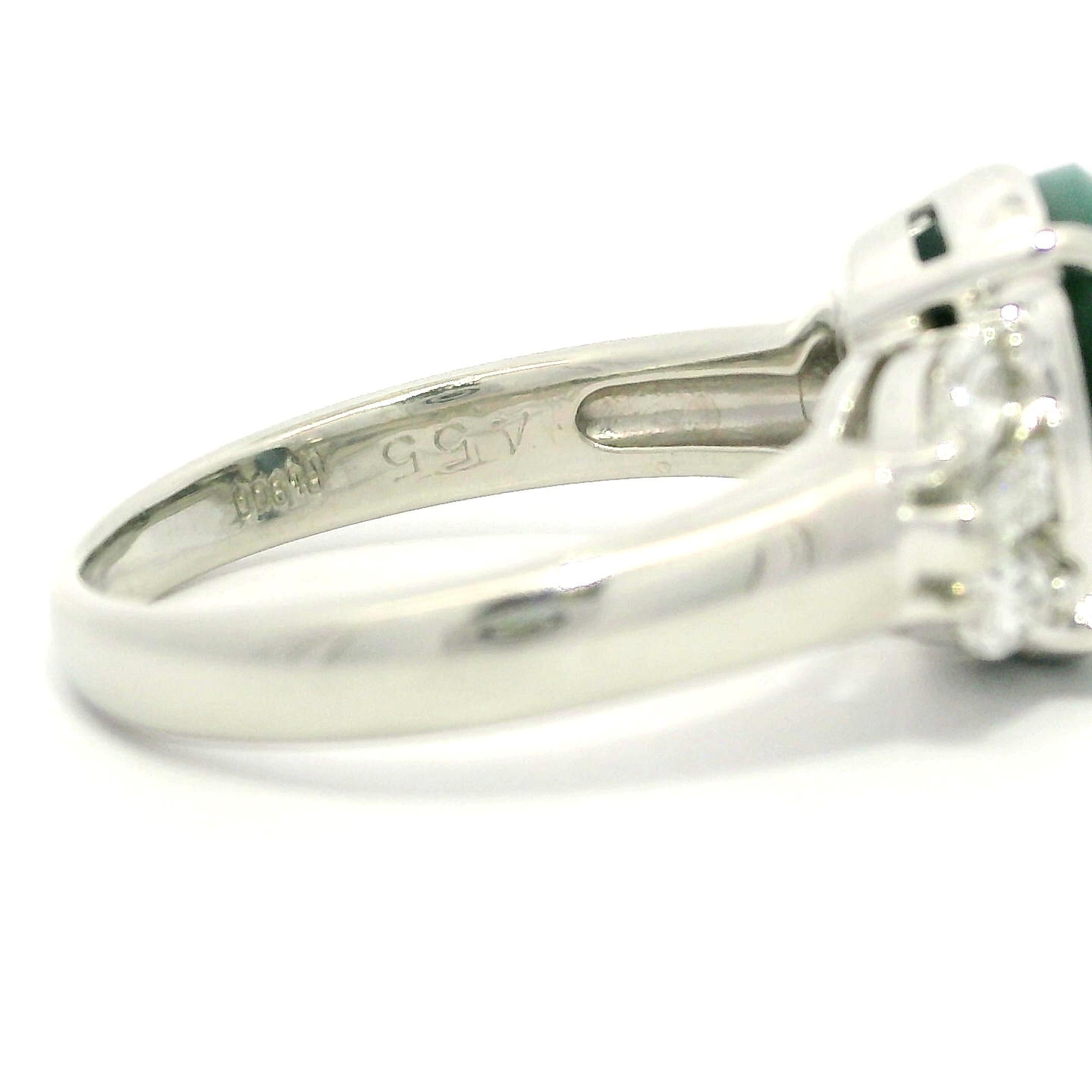 Anillo de cóctel con diamantes de ojo de gato verde grisáceo ovalados únicos de 5,1 ctw en platino en Excelente estado para la venta en Montclair, NJ
