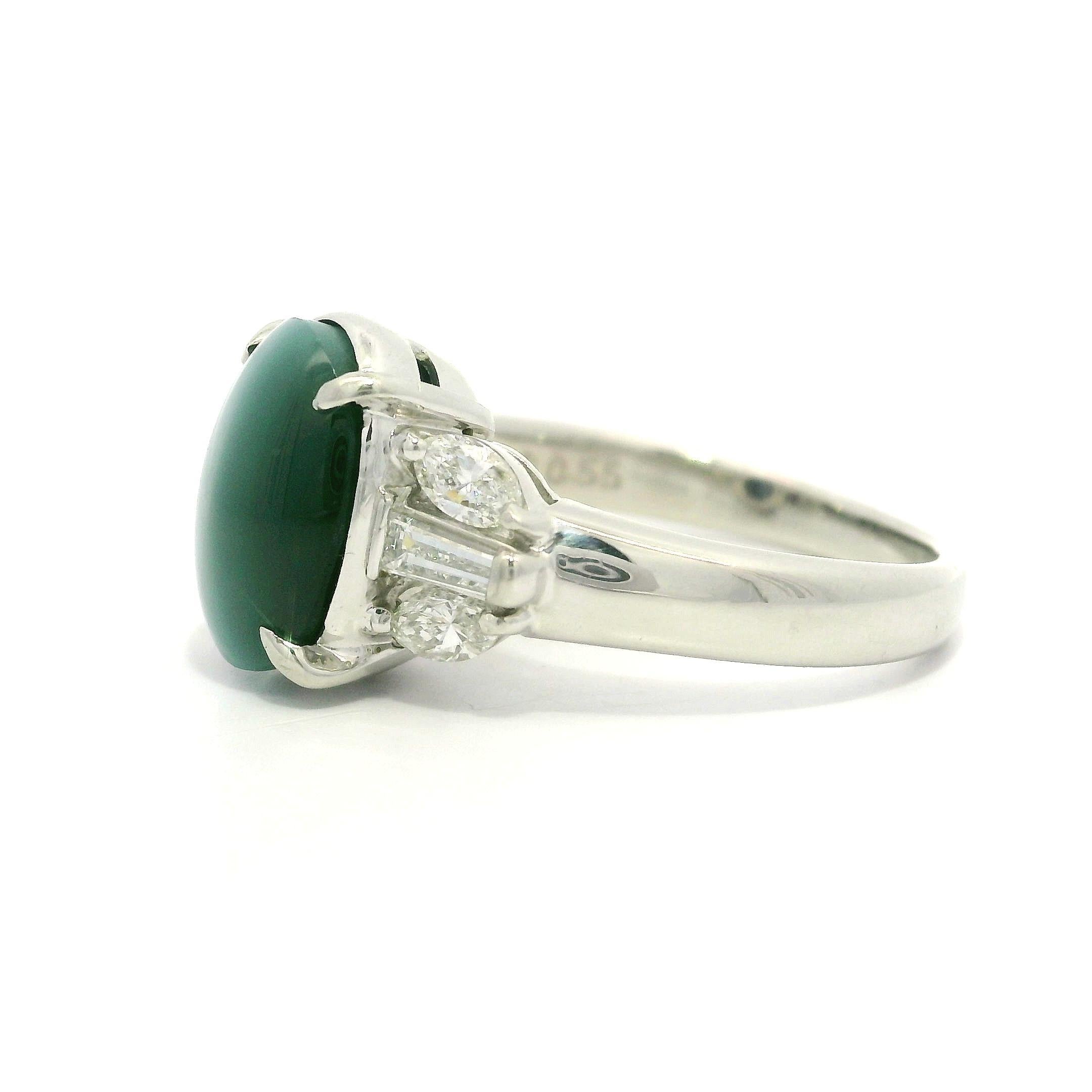De las mujeres Anillo de cóctel con diamantes de ojo de gato verde grisáceo ovalados únicos de 5,1 ctw en platino en venta