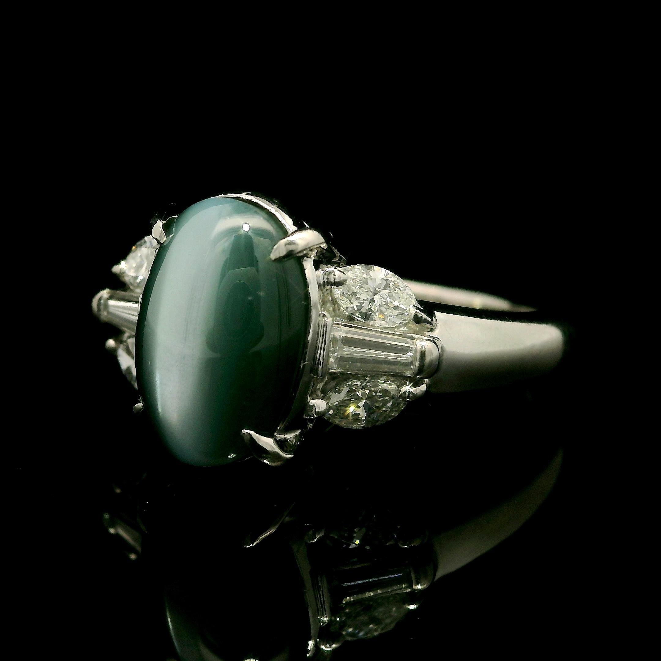 Anillo de cóctel con diamantes de ojo de gato verde grisáceo ovalados únicos de 5,1 ctw en platino en venta 4