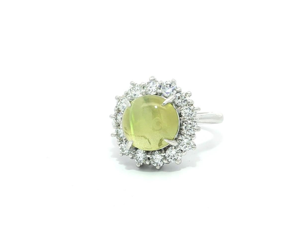 Anello in platino con occhio di gatto cabochon rotondo con diamante a raggiera da 5,71 ct. in vendita 3