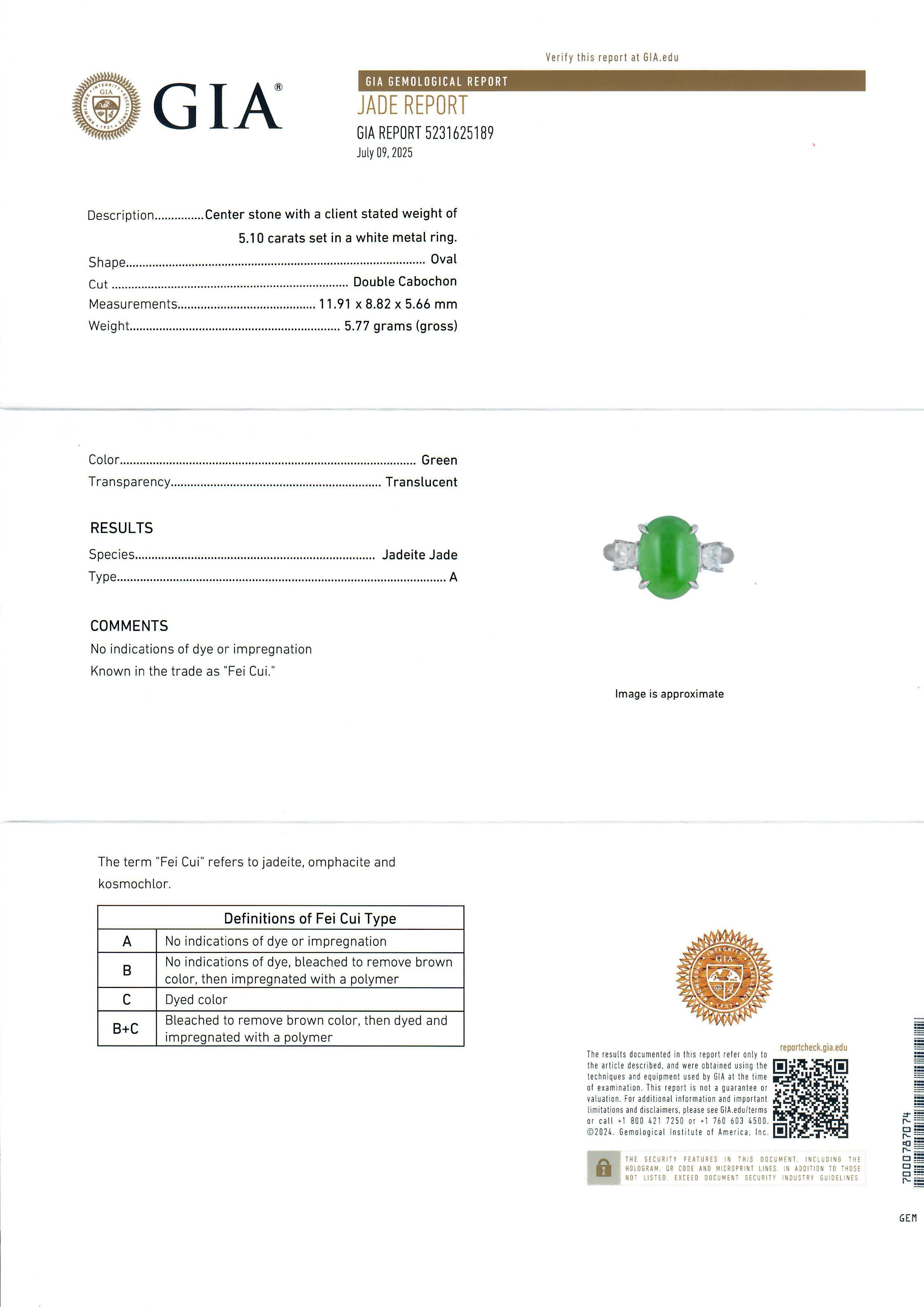 Cabochon Anello in platino con giada verde mela traslucida da 5,73 ct. con diamanti Princess in vendita