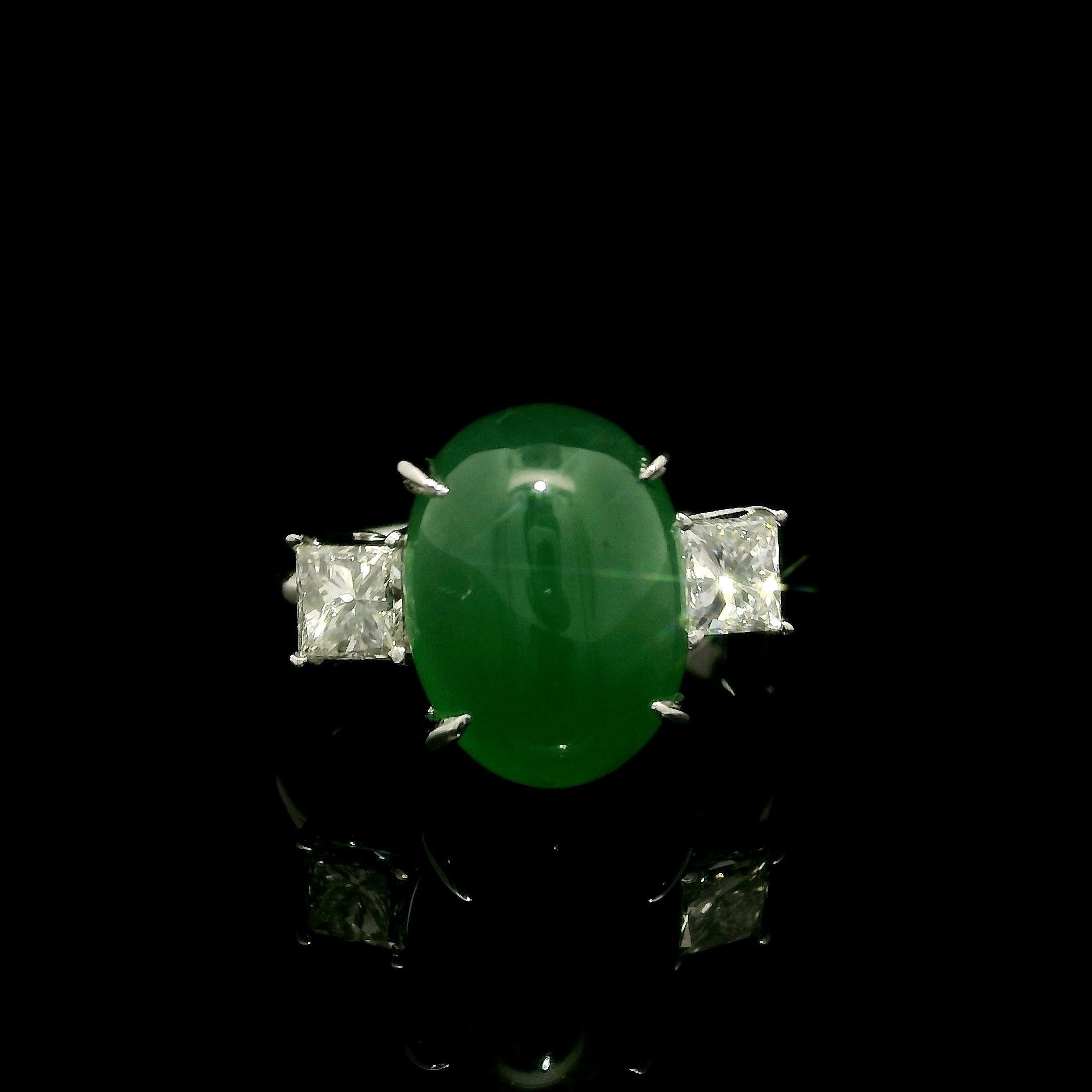 Anello in platino con giada verde mela traslucida da 5,73 ct. con diamanti Princess in vendita 2