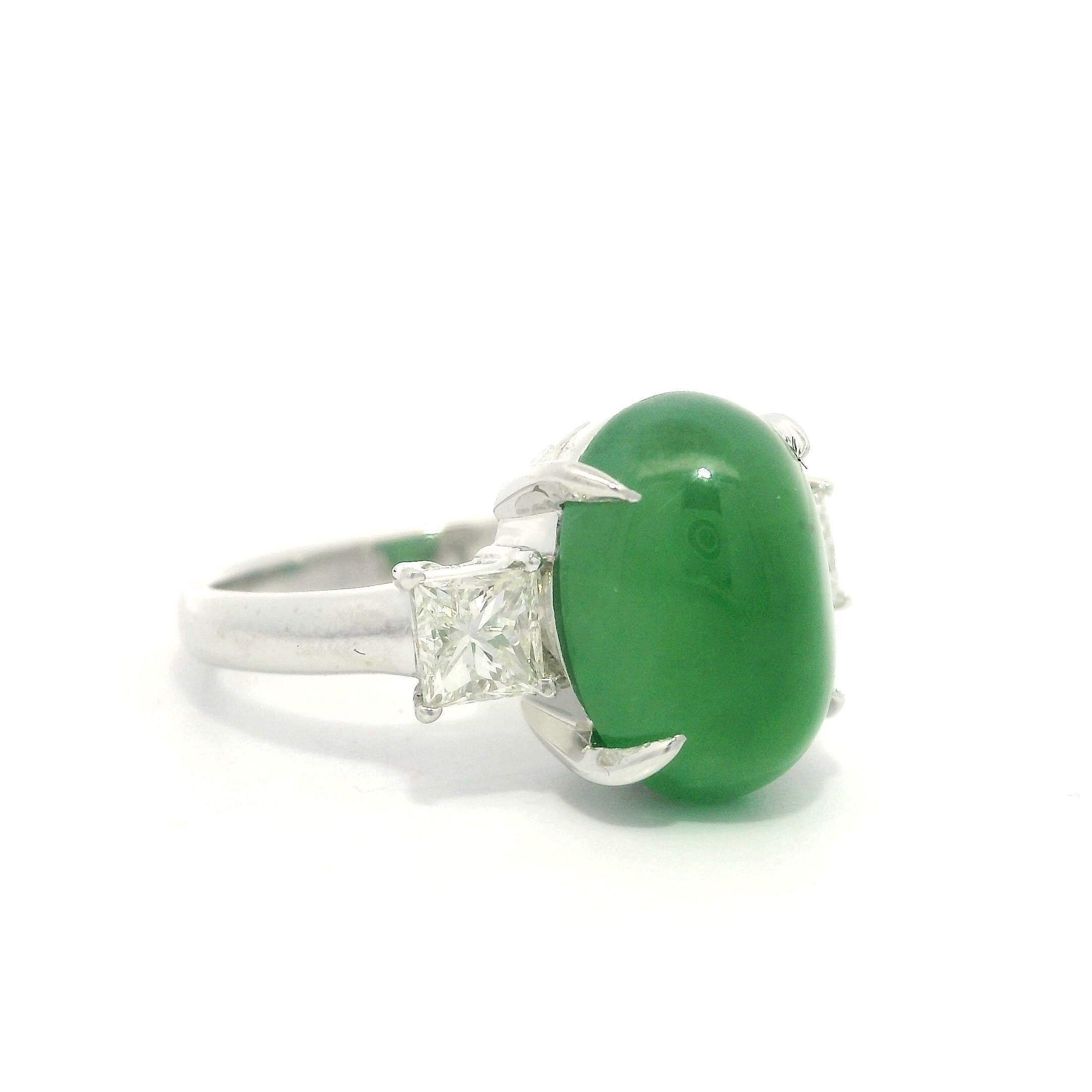 Anello in platino con giada verde mela traslucida da 5,73 ct. con diamanti Princess in vendita 4