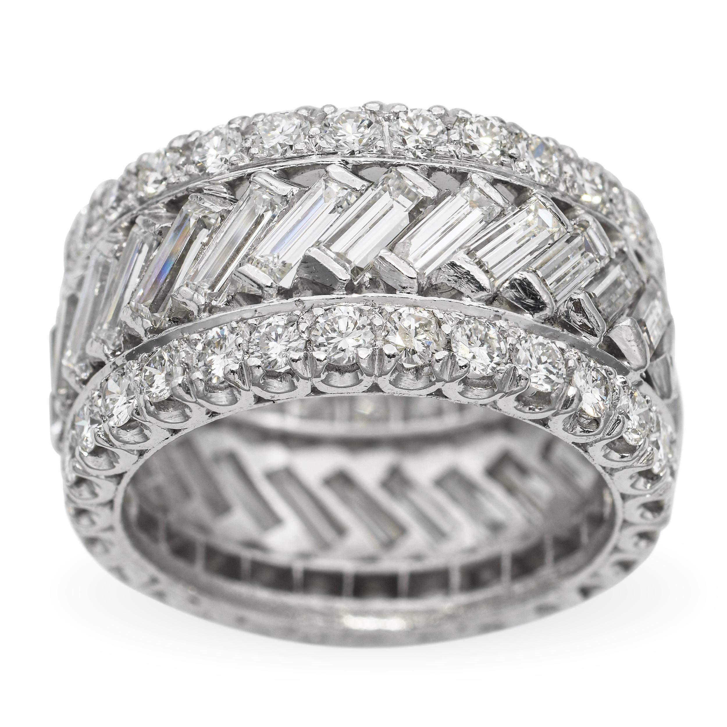 Anello a fascia larga con diamante in platino da 5,79tcw In condizioni buone in vendita a New York, NY