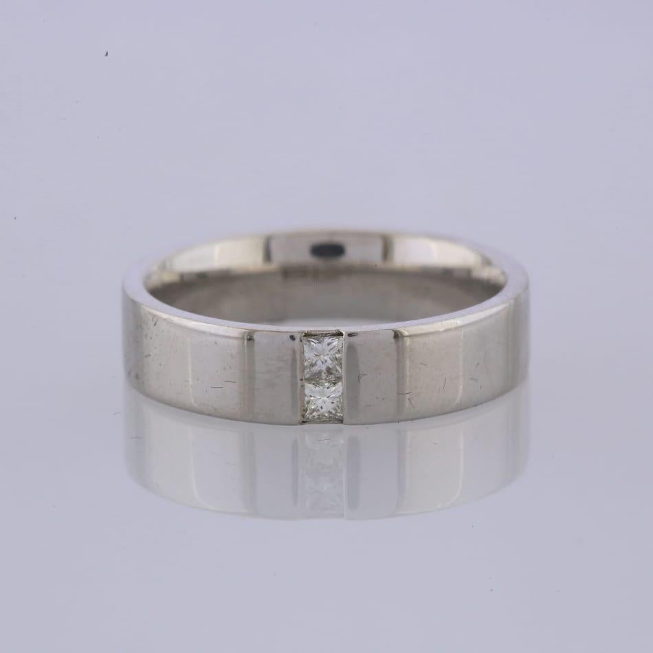 Alianza de Platino 5mm Diamantes Talla O en Bueno Estado en London, GB