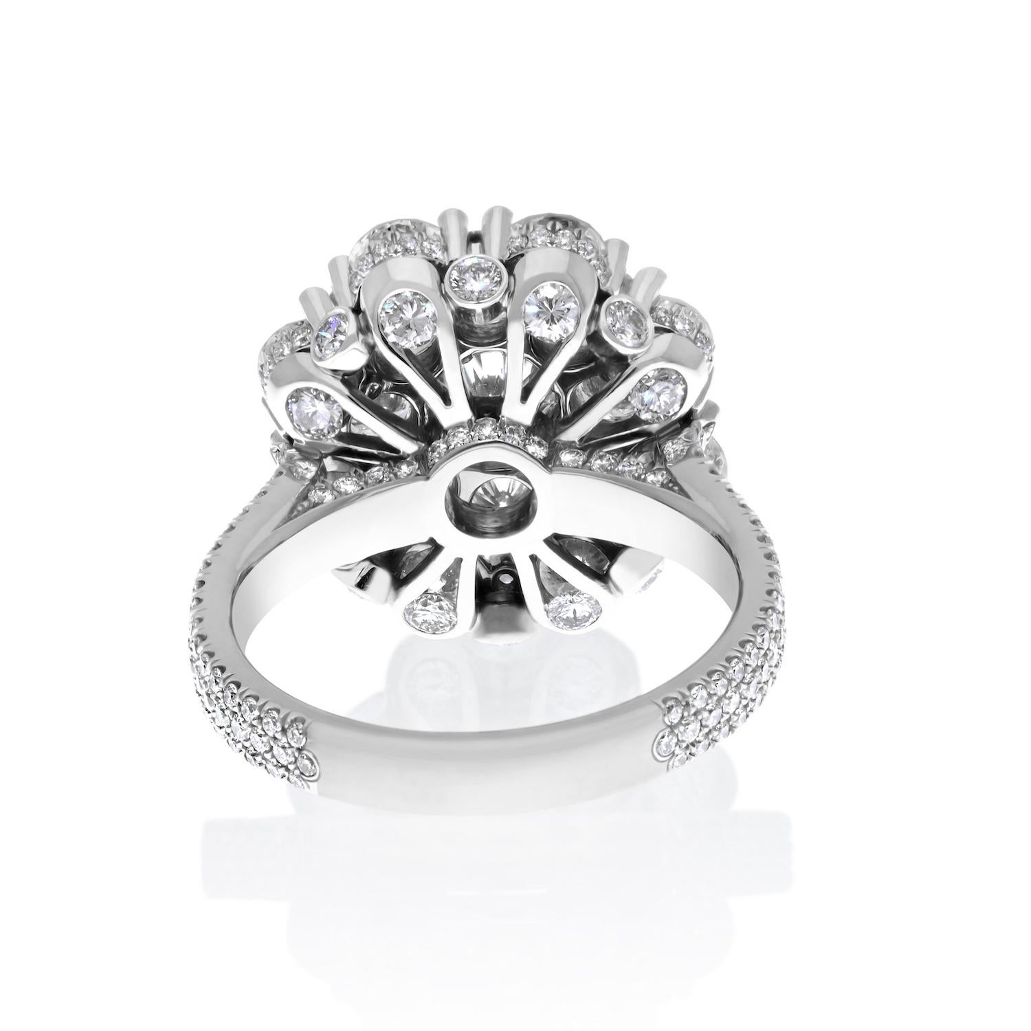 Platin 6,20cttw runder Diamant-Cluster Handgefertigter Cocktail-Ring im Zustand „Neu“ im Angebot in New York, NY