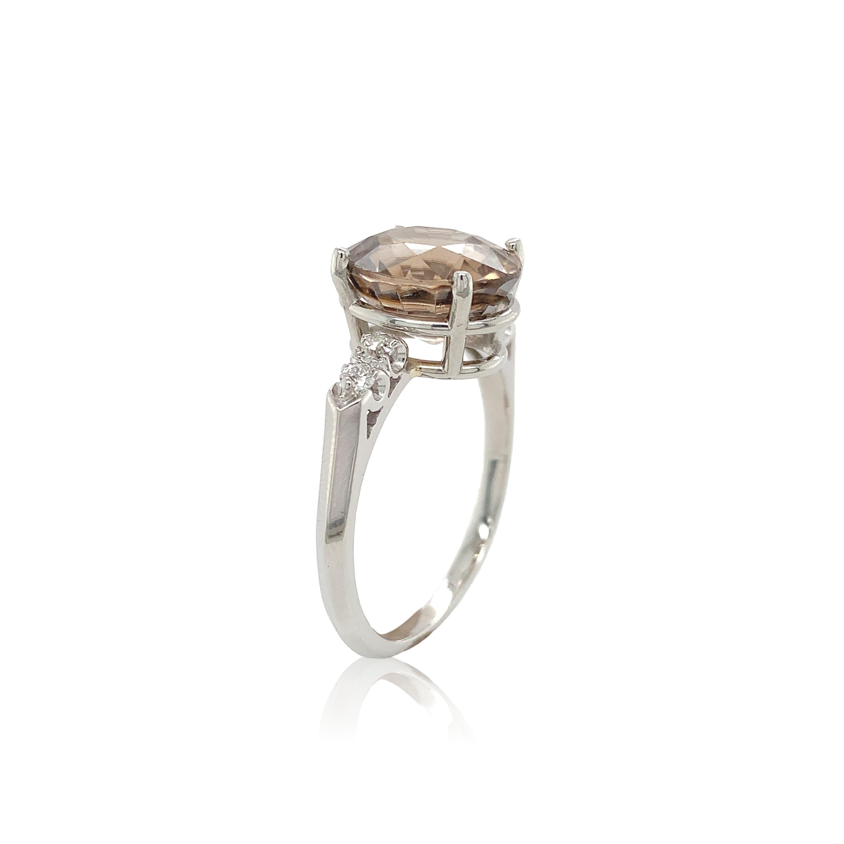 Taglio brillante Anello in platino con zircone champagne/marrone chiaro da 6,37 carati e diamanti, misura 7,75 in vendita