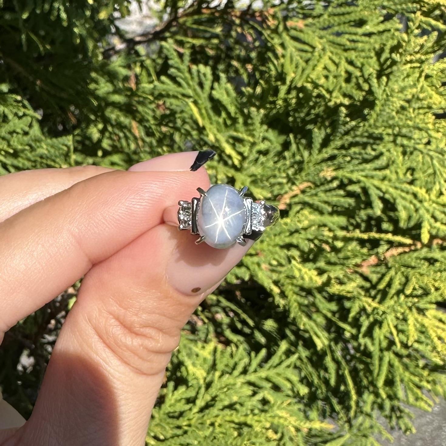 Bague en platine 6.51ctw Grayish Blue Star Sapphire Solitaire Square Step Diamond Ring en vente 14