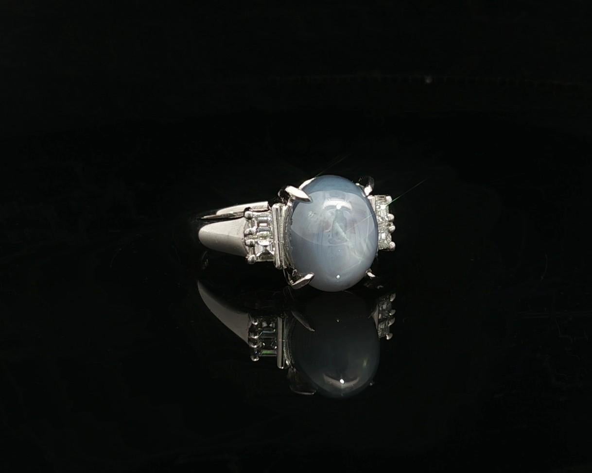 Bague en platine 6.51ctw Grayish Blue Star Sapphire Solitaire Square Step Diamond Ring en vente 2