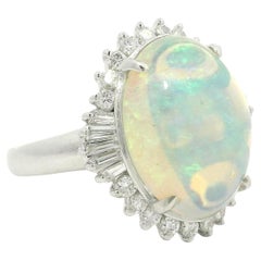 Platino 6,59ctw Opale australiano colorato e luminoso con anello a raggiera di diamanti