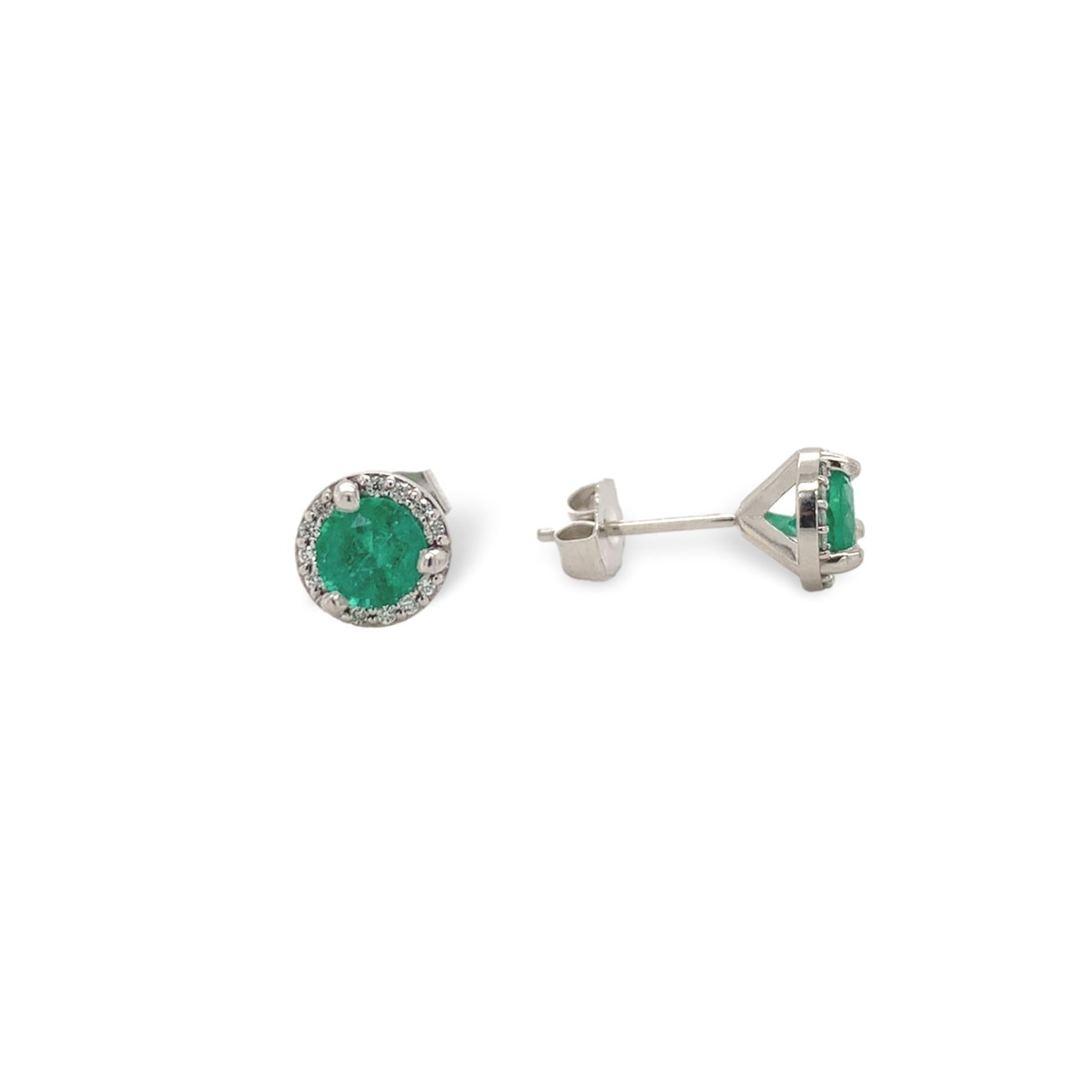 Platinum .65cttw Fine Emerald and Diamond Stud Earrings In New Condition For Sale In Big Bend, WI