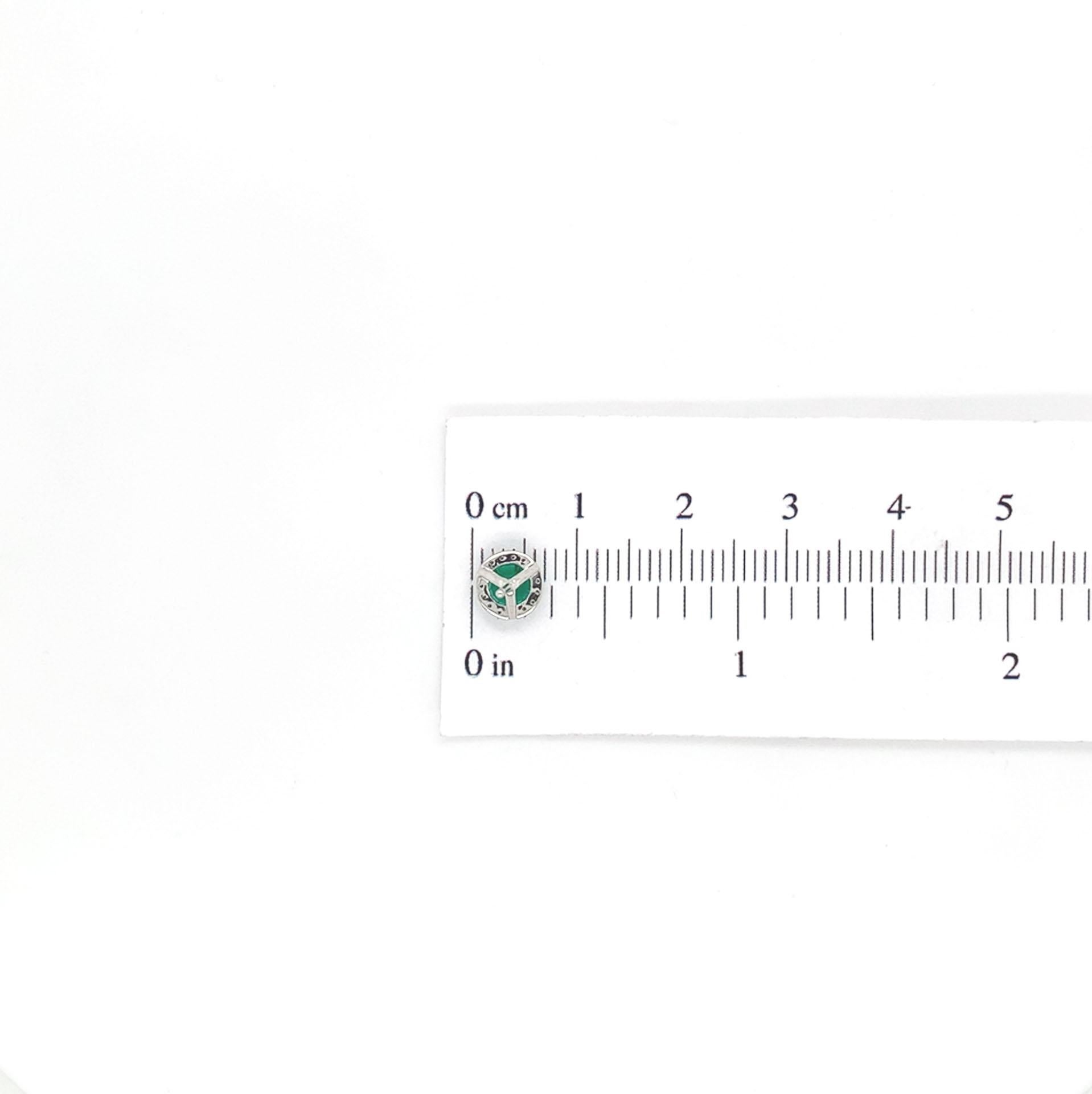 Women's Platinum .65cttw Fine Emerald and Diamond Stud Earrings For Sale