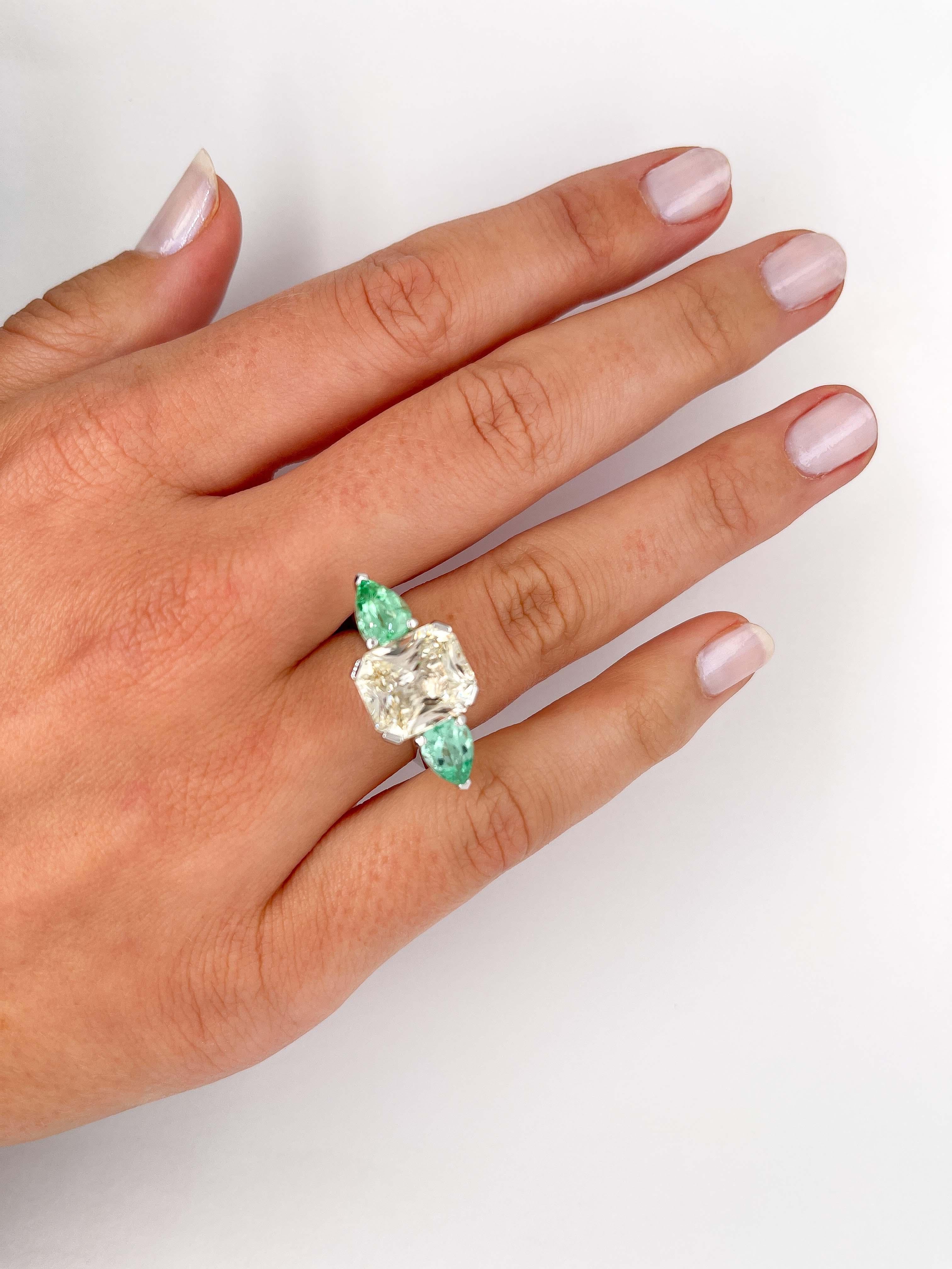 Platinum 6, 98Ct Sapphire 2, 24Ct Paraiba Tourmaline Cocktail Ring by Jochen Leën In New Condition For Sale In Antwerp, BE
