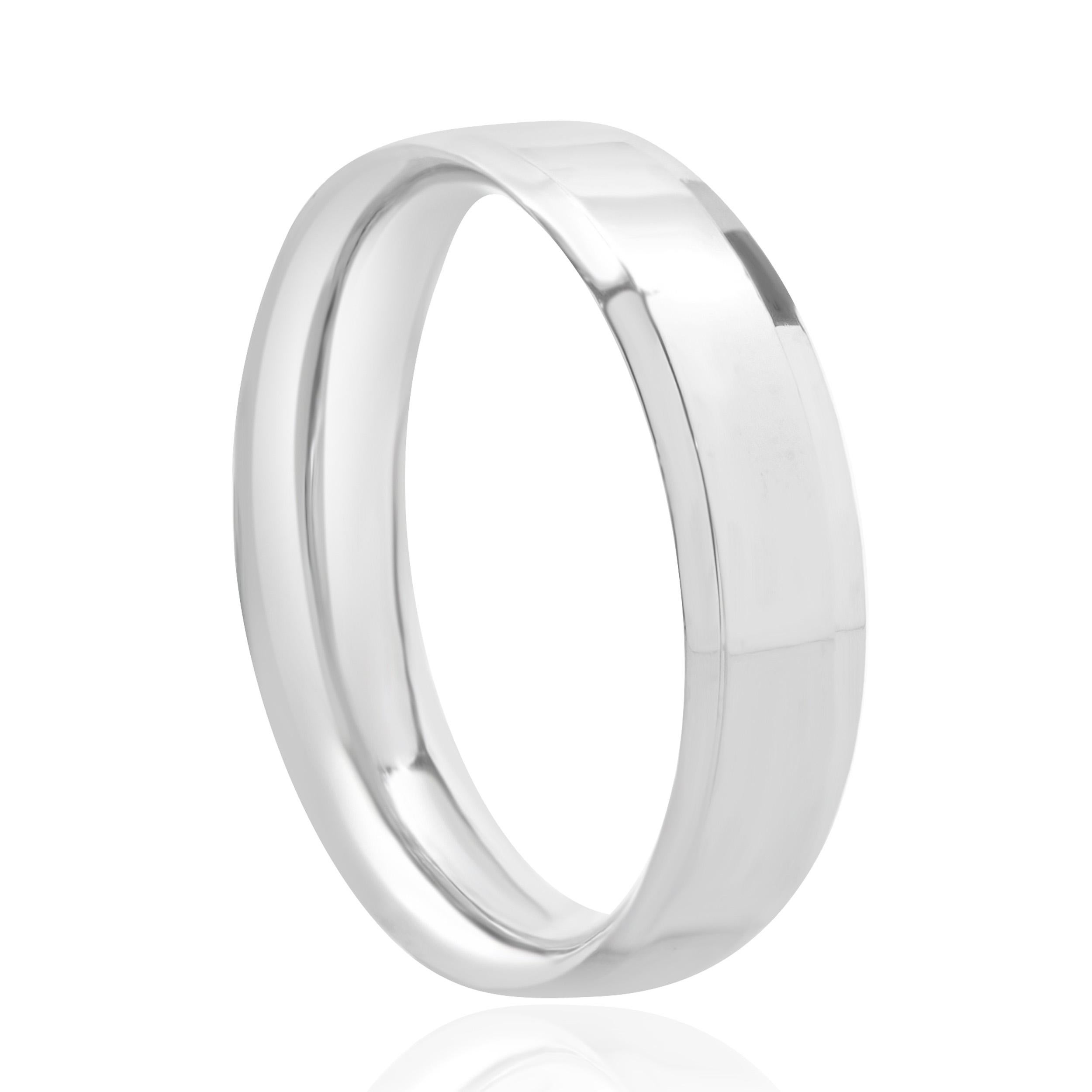 Designer: personalizzato
Materiale: platino 
Dimensioni: l'anello misura 6 mm di larghezza
Dimensione: 9.75
Peso: 10.61 grammi
