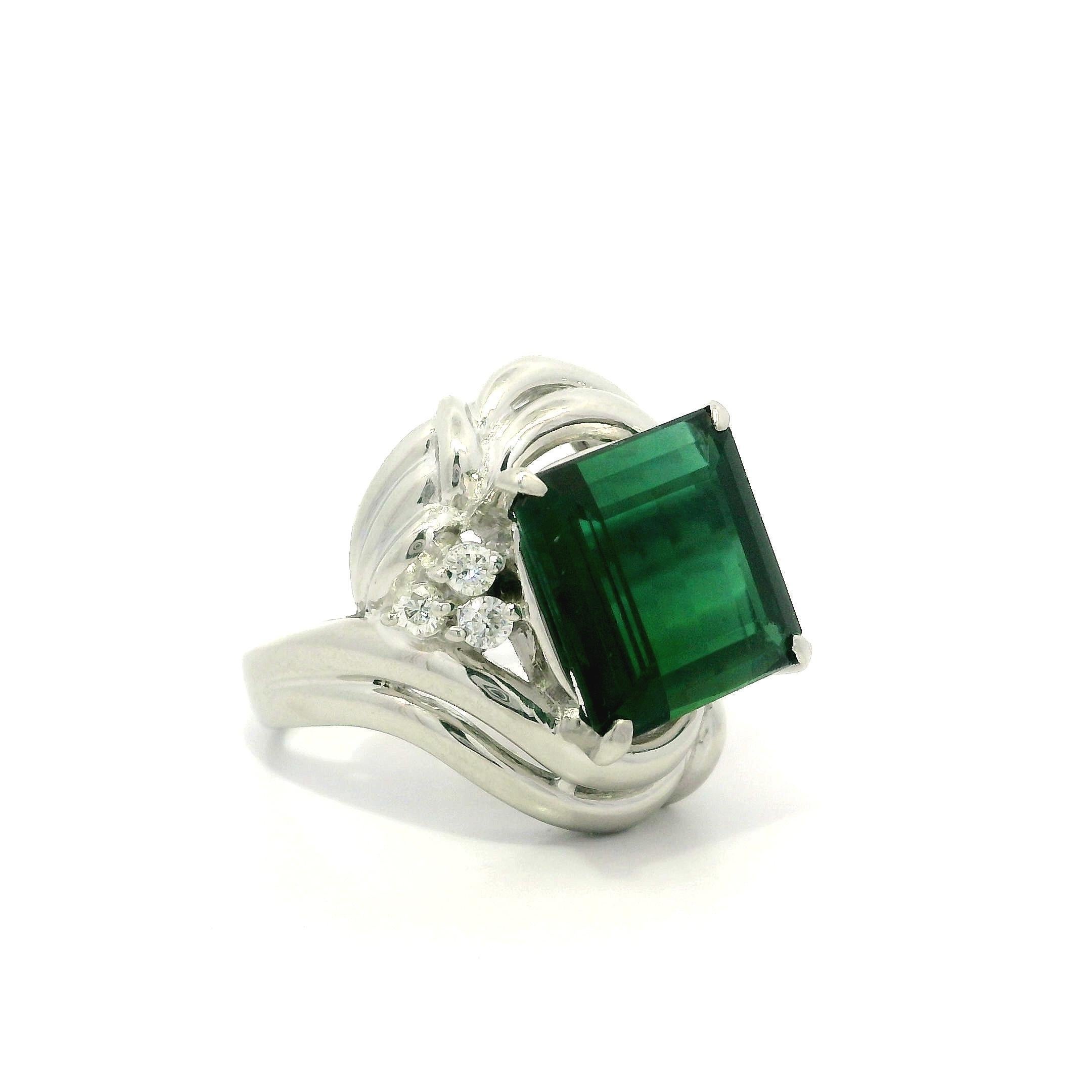 Platin 7,06ct Square Vivid Step Cut Grüner Turmalin Diamant Flared Heavy Ring im Angebot 5