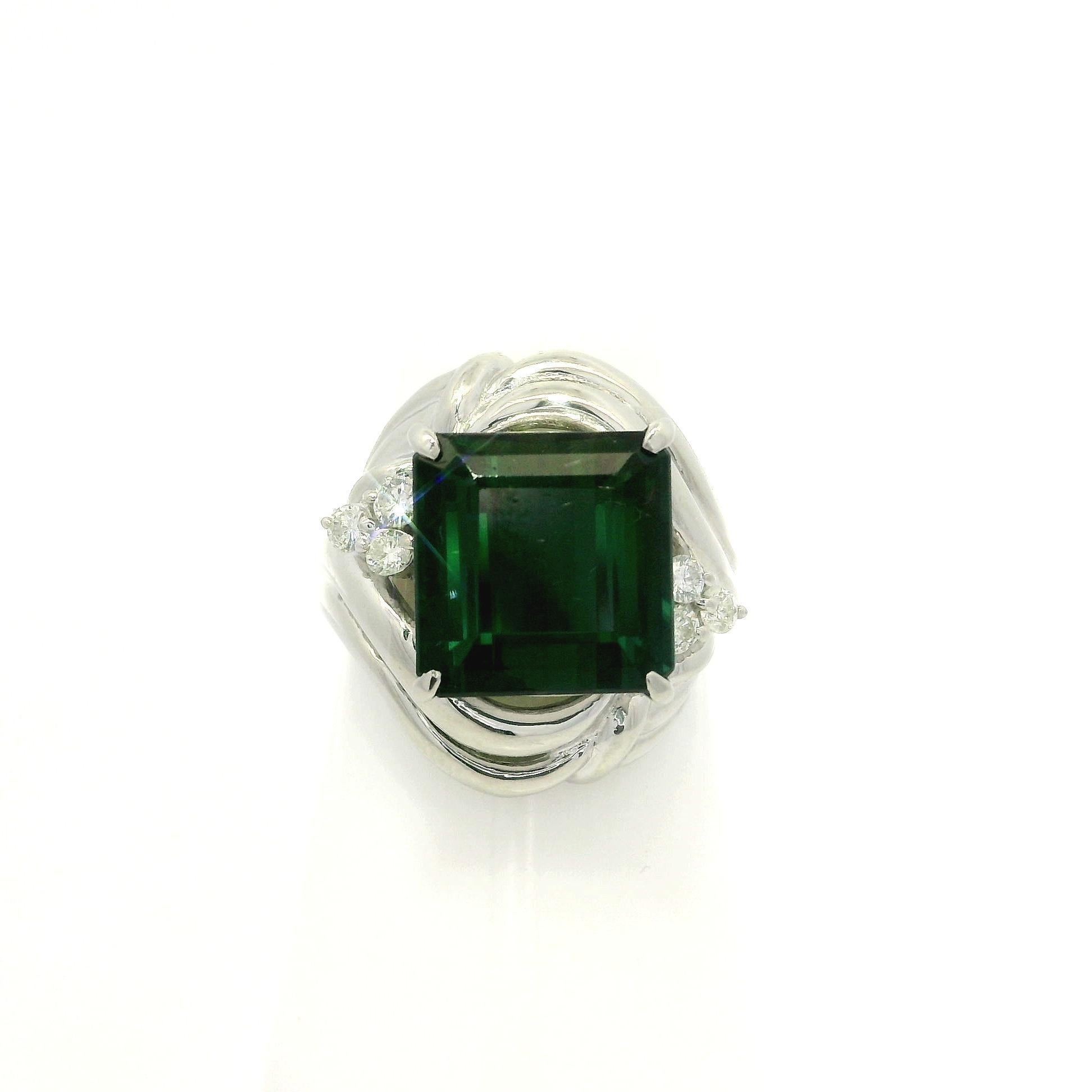 Platin 7,06ct Square Vivid Step Cut Grüner Turmalin Diamant Flared Heavy Ring im Zustand „Hervorragend“ im Angebot in Montclair, NJ