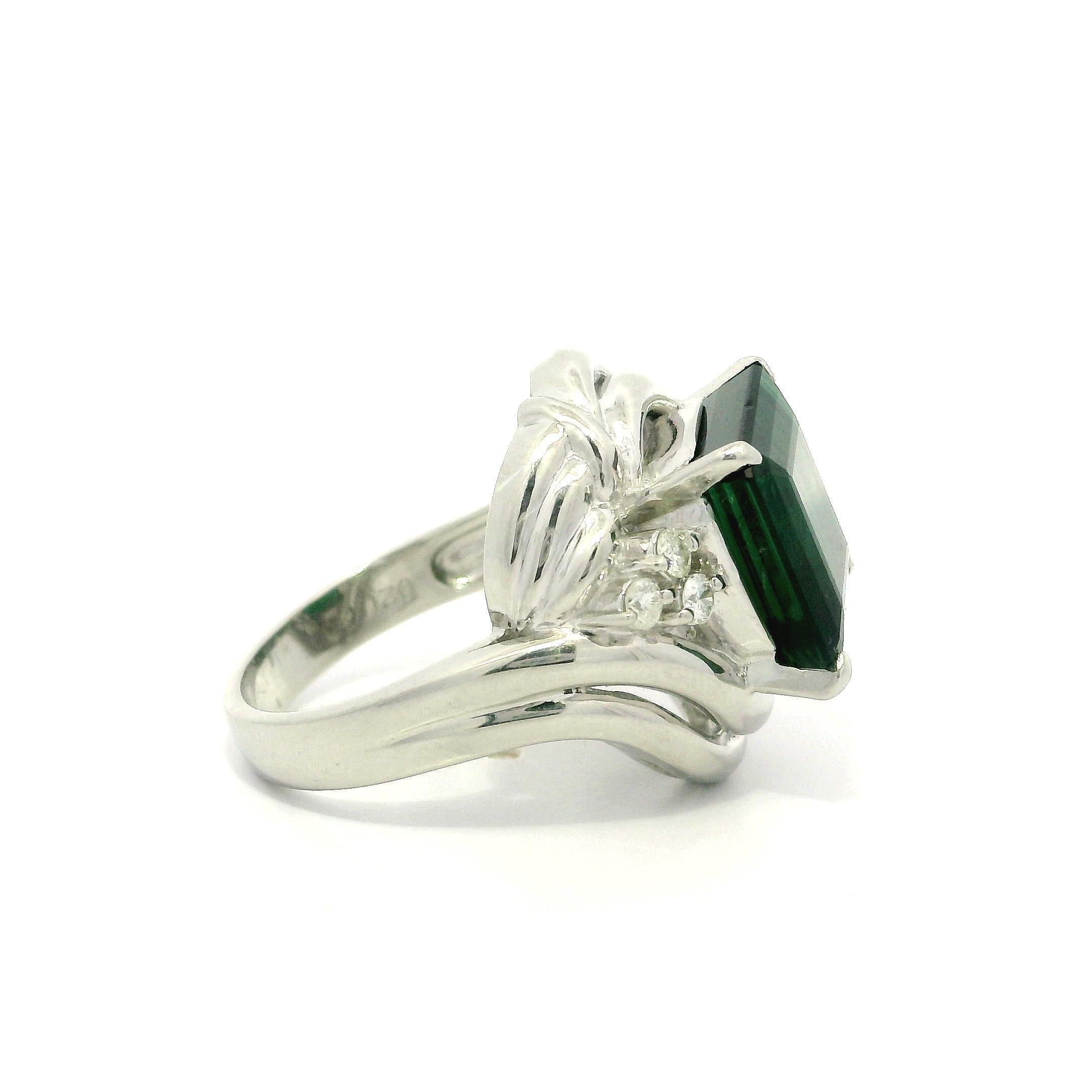 Platin 7,06ct Square Vivid Step Cut Grüner Turmalin Diamant Flared Heavy Ring im Angebot 1