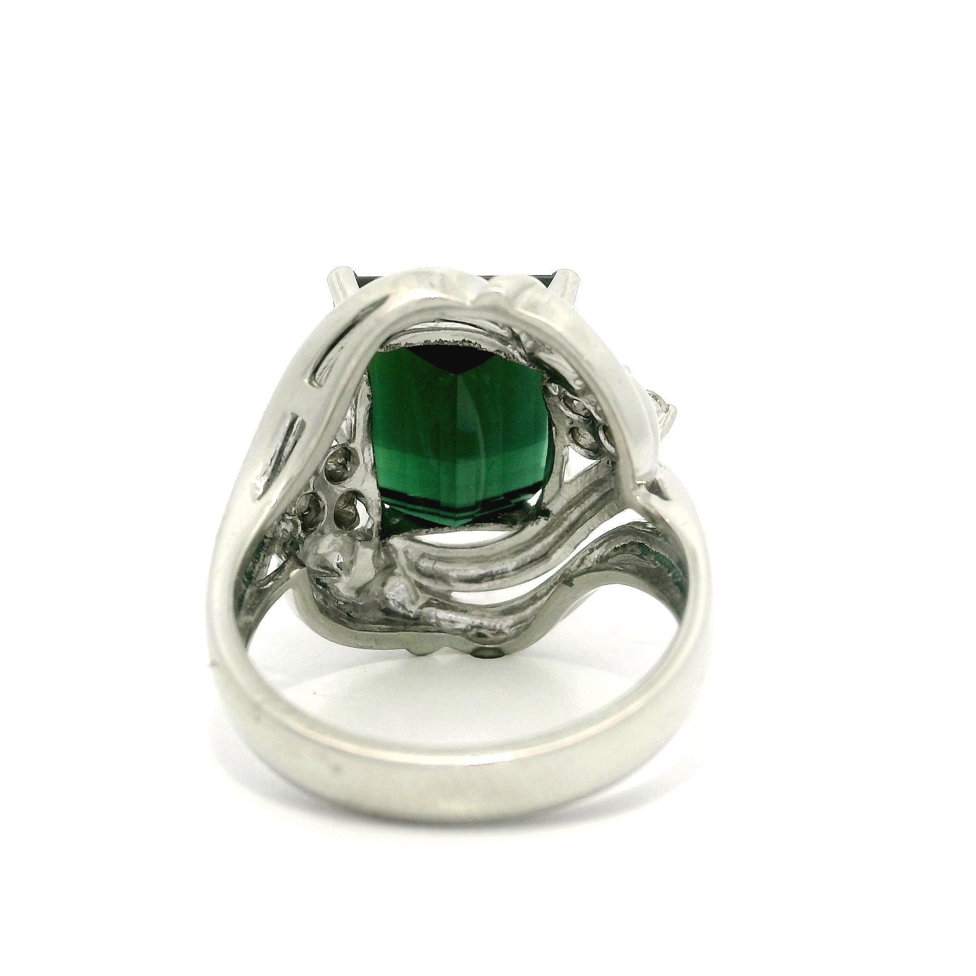 Platin 7,06ct Square Vivid Step Cut Grüner Turmalin Diamant Flared Heavy Ring im Angebot 2