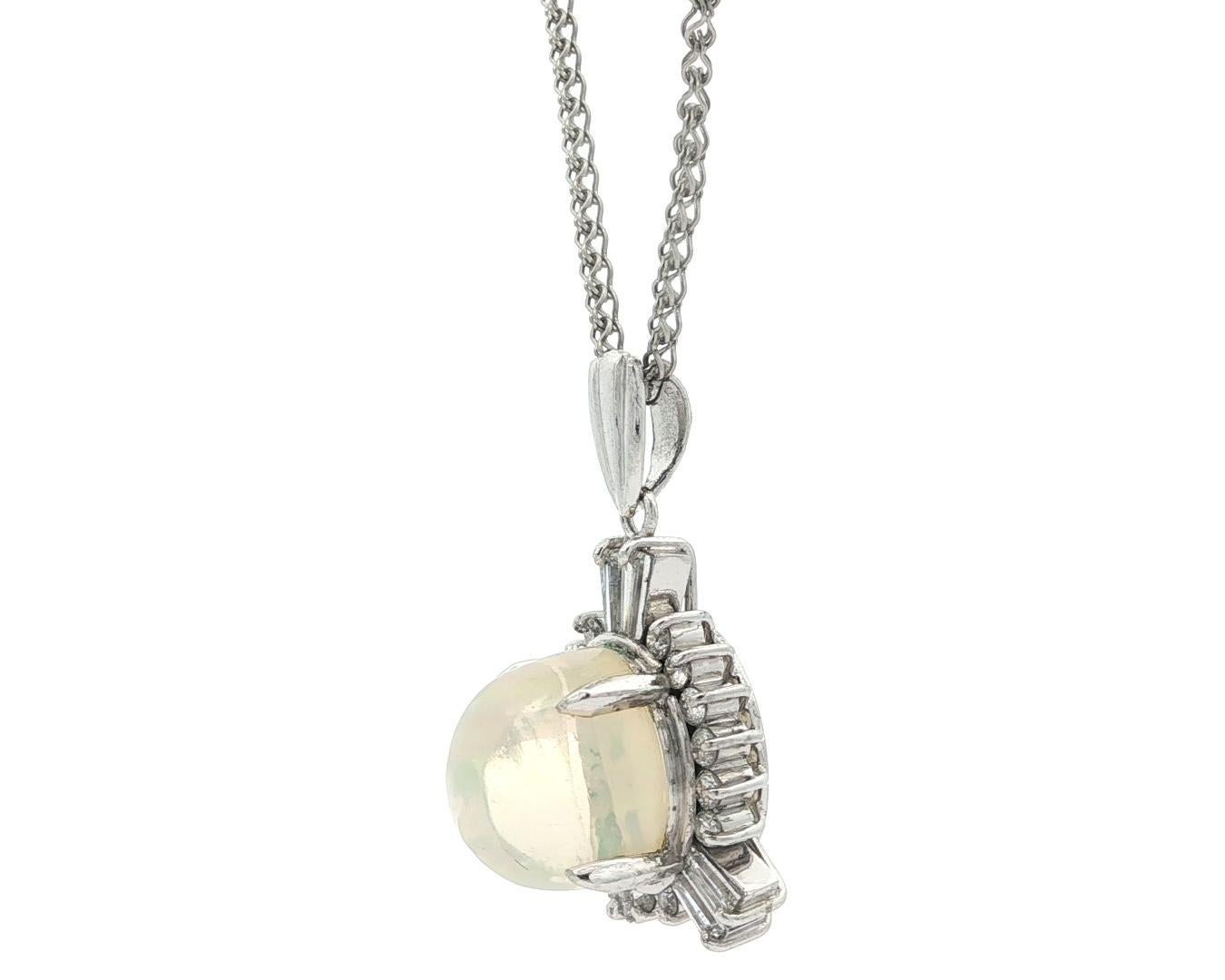Platin 7,10ctw Oval Bunte Jelly Opal Einzigartige Diamant Grenze Anhänger Halskette im Angebot 5