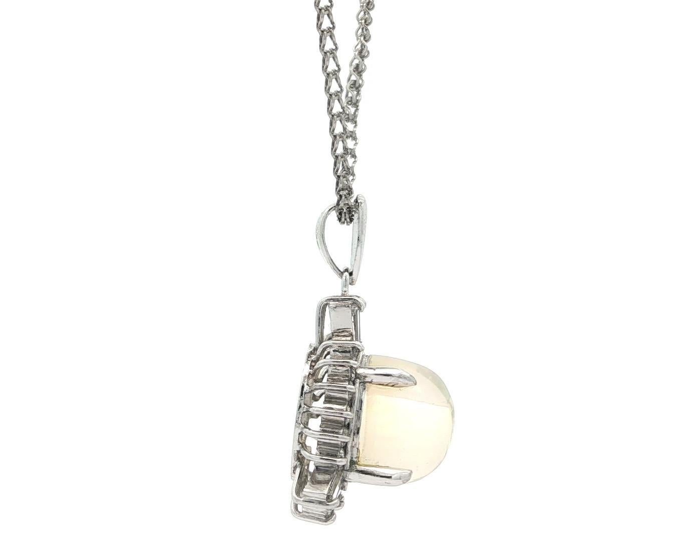 Platin 7,10ctw Oval Bunte Jelly Opal Einzigartige Diamant Grenze Anhänger Halskette im Angebot 7