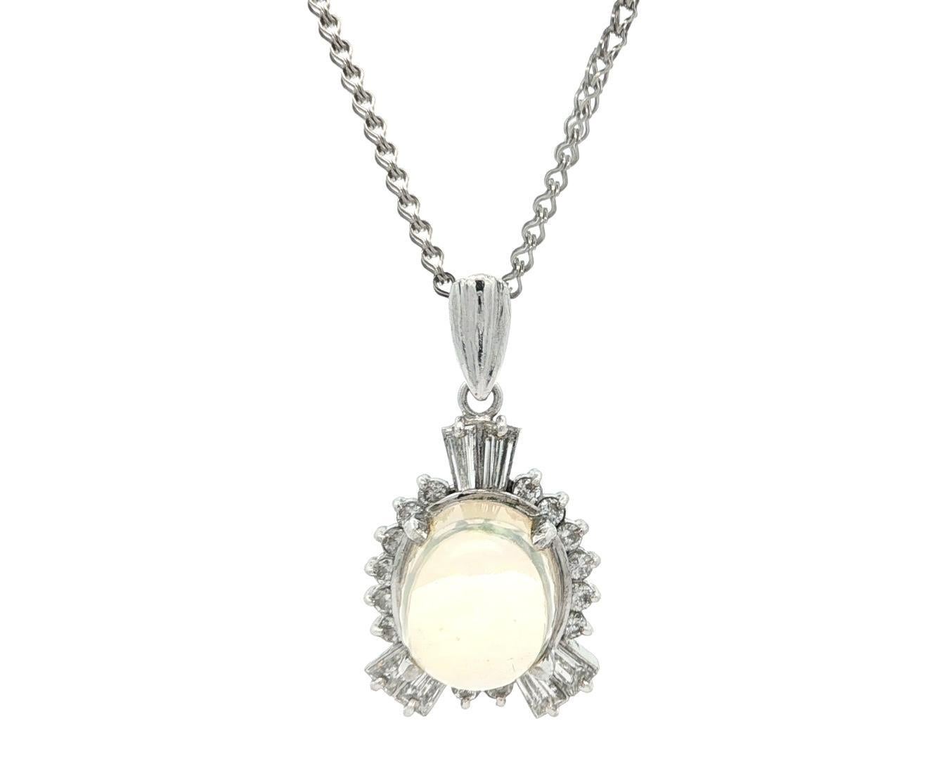 Platin 7,10ctw Oval Bunte Jelly Opal Einzigartige Diamant Grenze Anhänger Halskette im Angebot 2