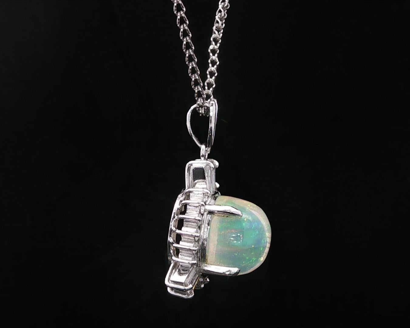 Platin 7,10ctw Oval Bunte Jelly Opal Einzigartige Diamant Grenze Anhänger Halskette im Angebot 4