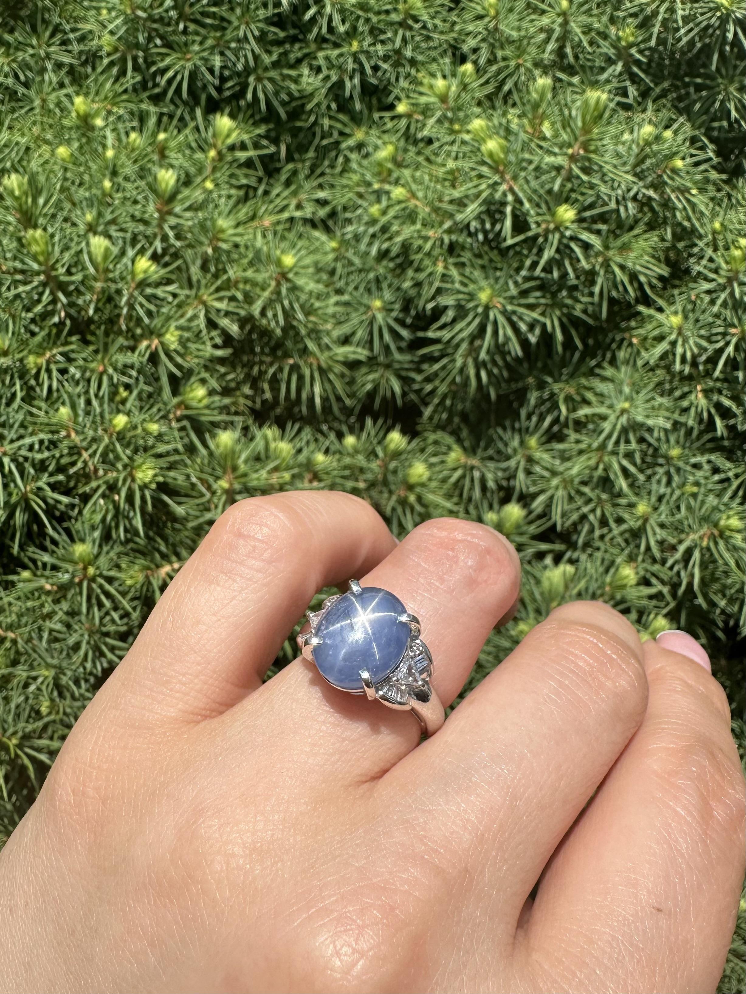 Anello in platino con zaffiro blu a stella cabochon e trilioni di diamanti a baguette da 7,16 carati in vendita 7