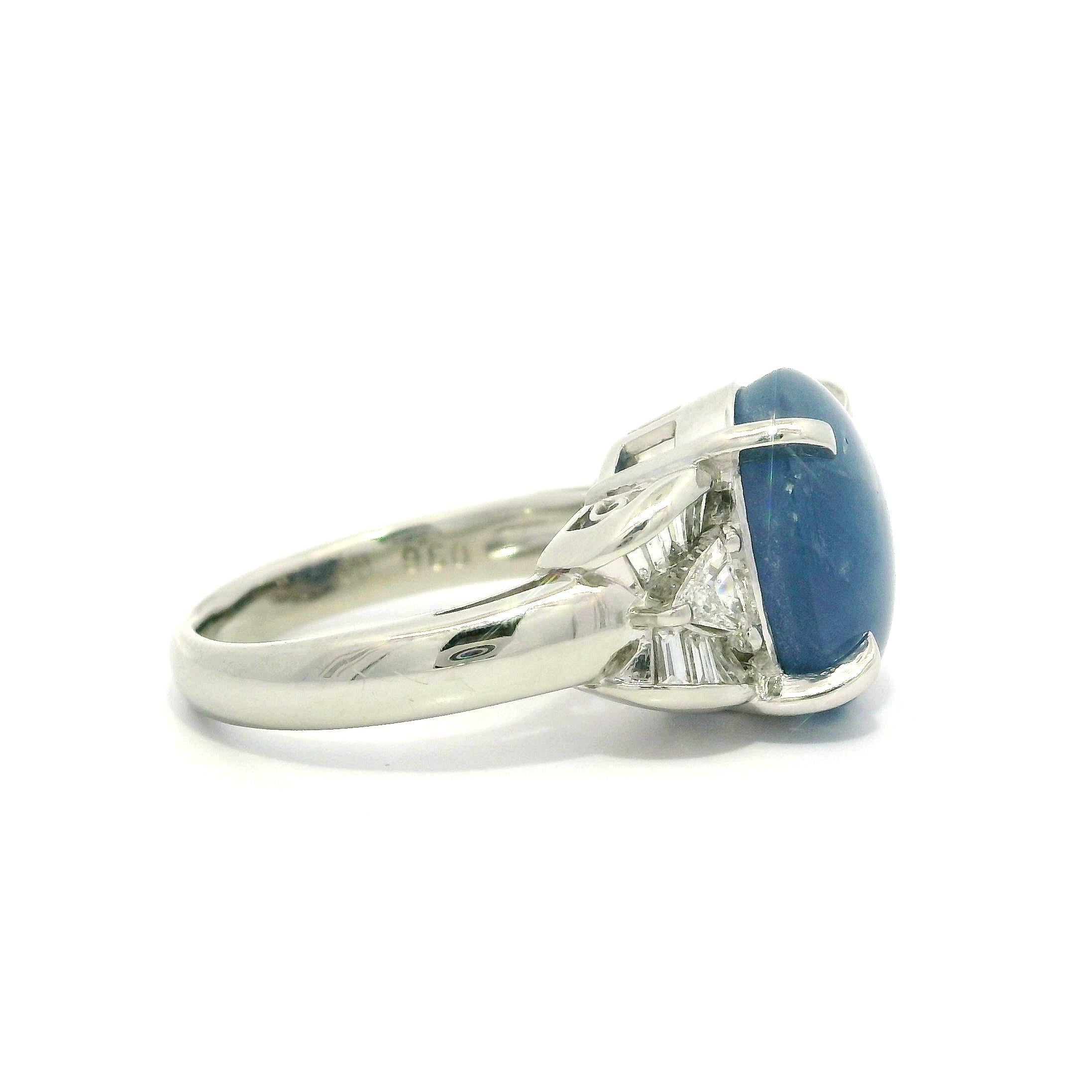 Anello in platino con zaffiro blu a stella cabochon e trilioni di diamanti a baguette da 7,16 carati in vendita 2