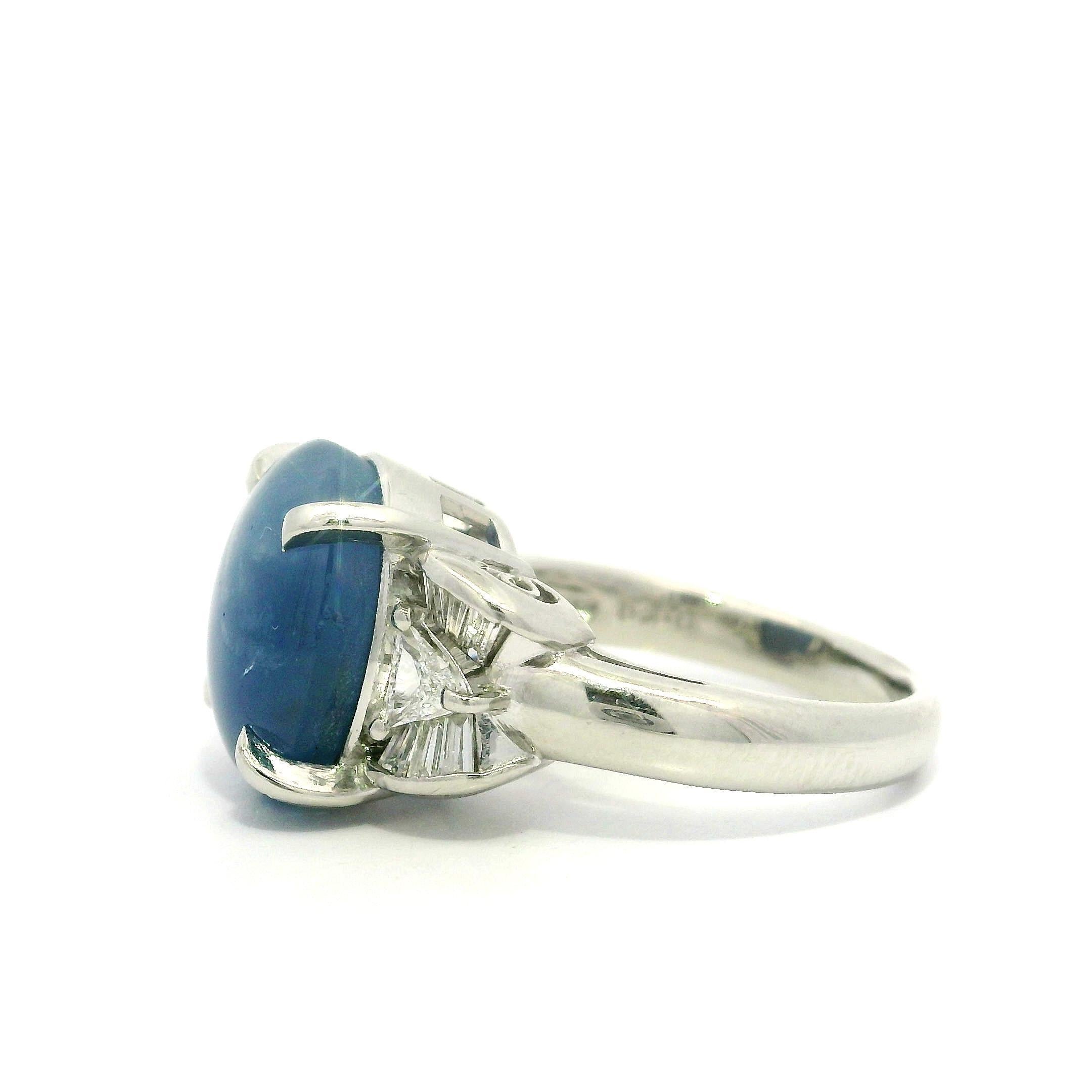 Anello in platino con zaffiro blu a stella cabochon e trilioni di diamanti a baguette da 7,16 carati in vendita 3