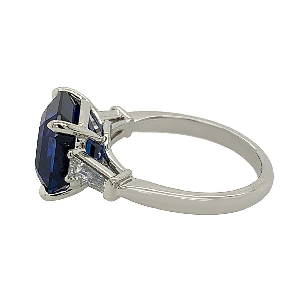 Platinum 7.18 Carat Sapphire 0.42 Carat Diamond Octagonal Ring In New Condition For Sale In New York, NY