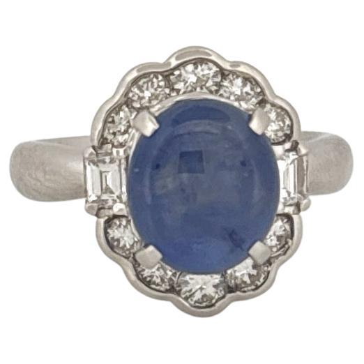 Cabochon Anello in platino con zaffiro blu da 7,30 carati e diamanti da 0,95 carati in vendita