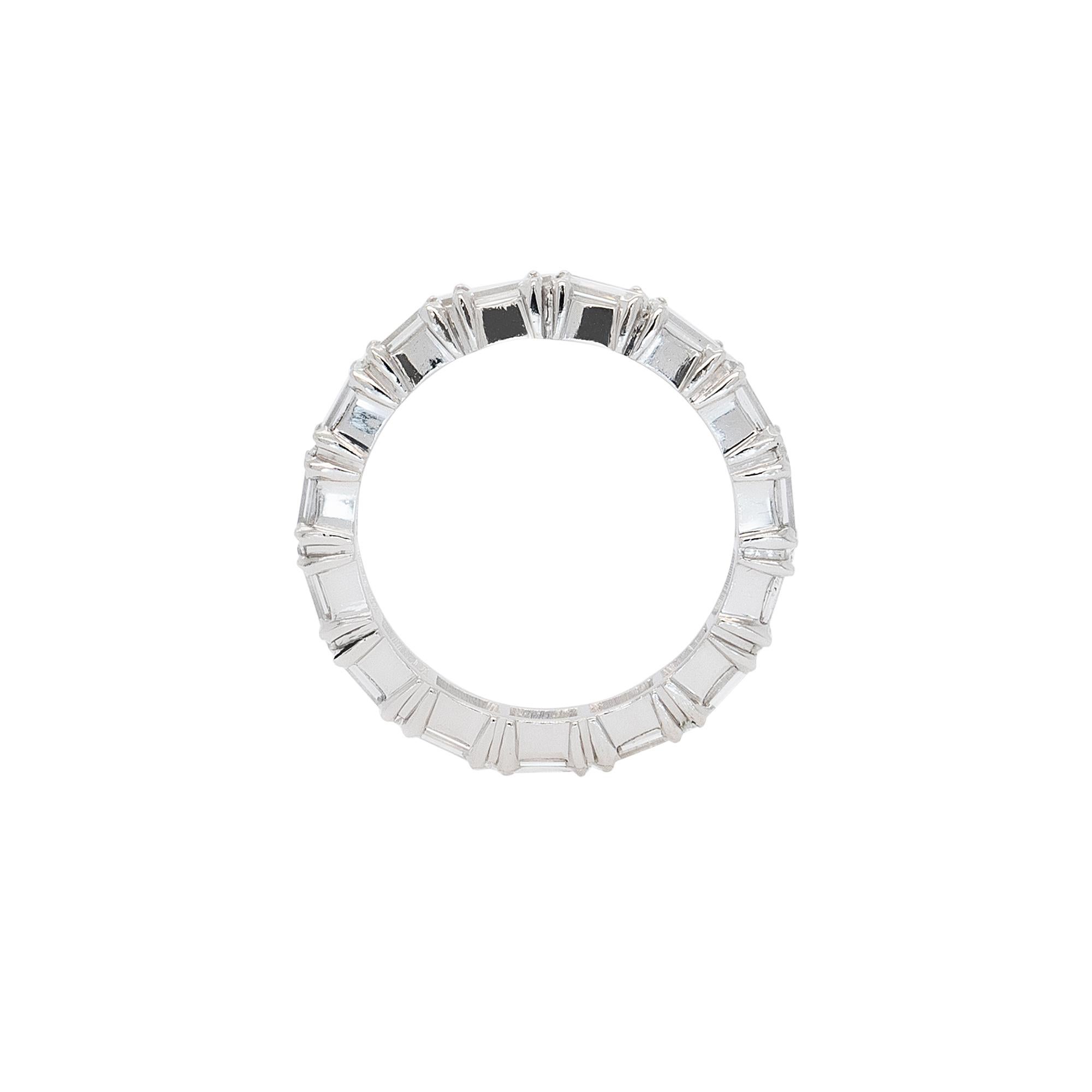 Fascia per l'eternità in platino con diamanti naturali taglio baguette da 7,5 ct. in vendita 4